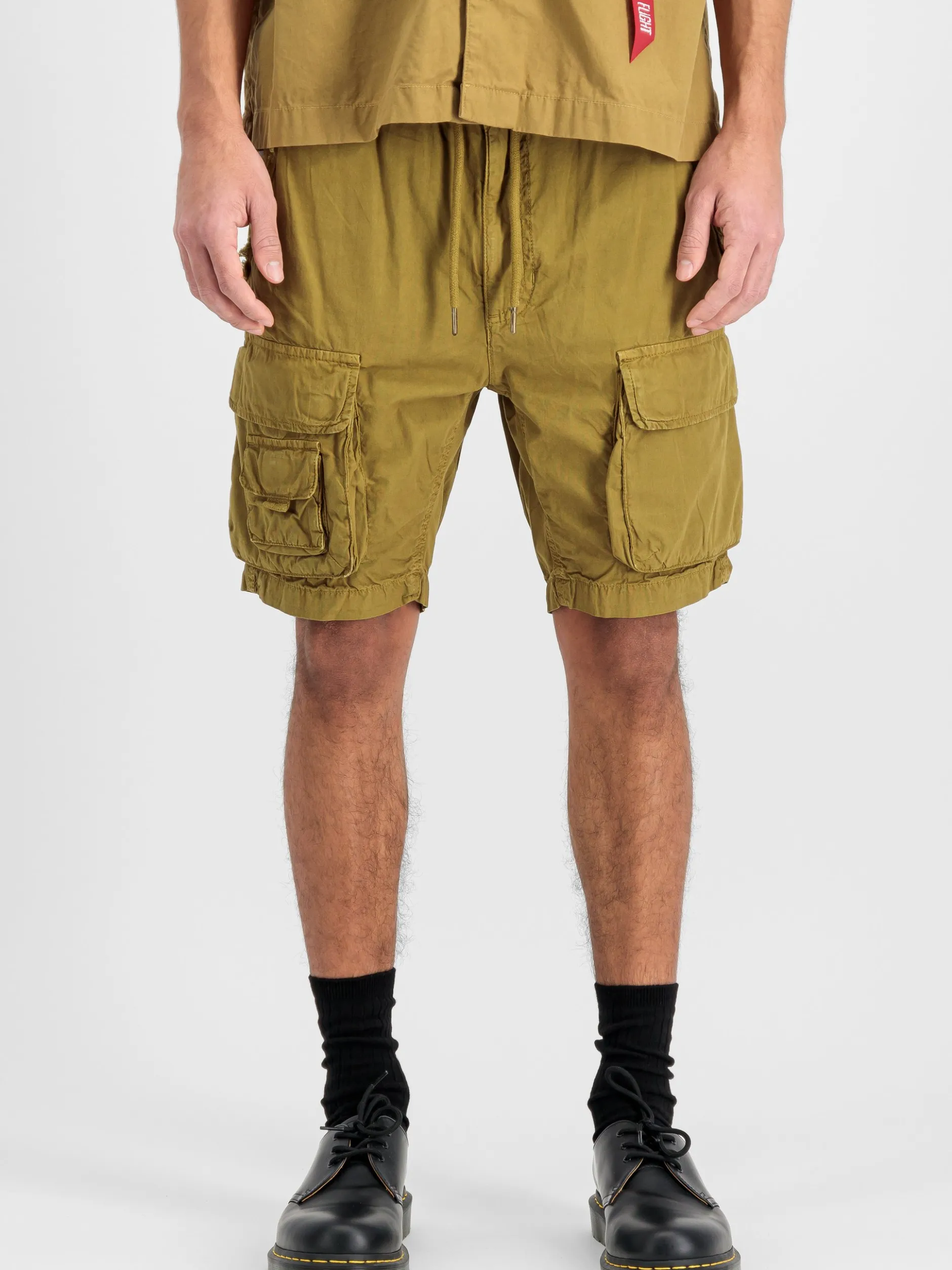 Alpha Industries Herren Kurze Hose in gelb