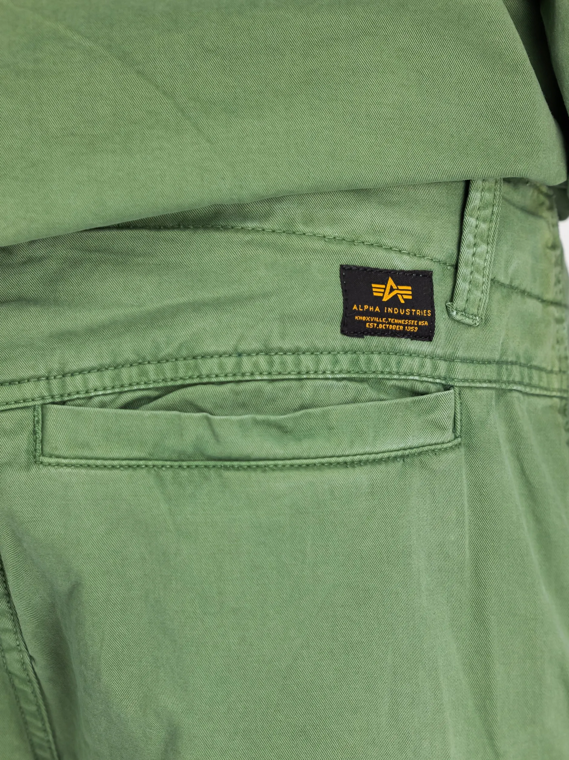 Alpha Industries Herren Kurze Hose in grau