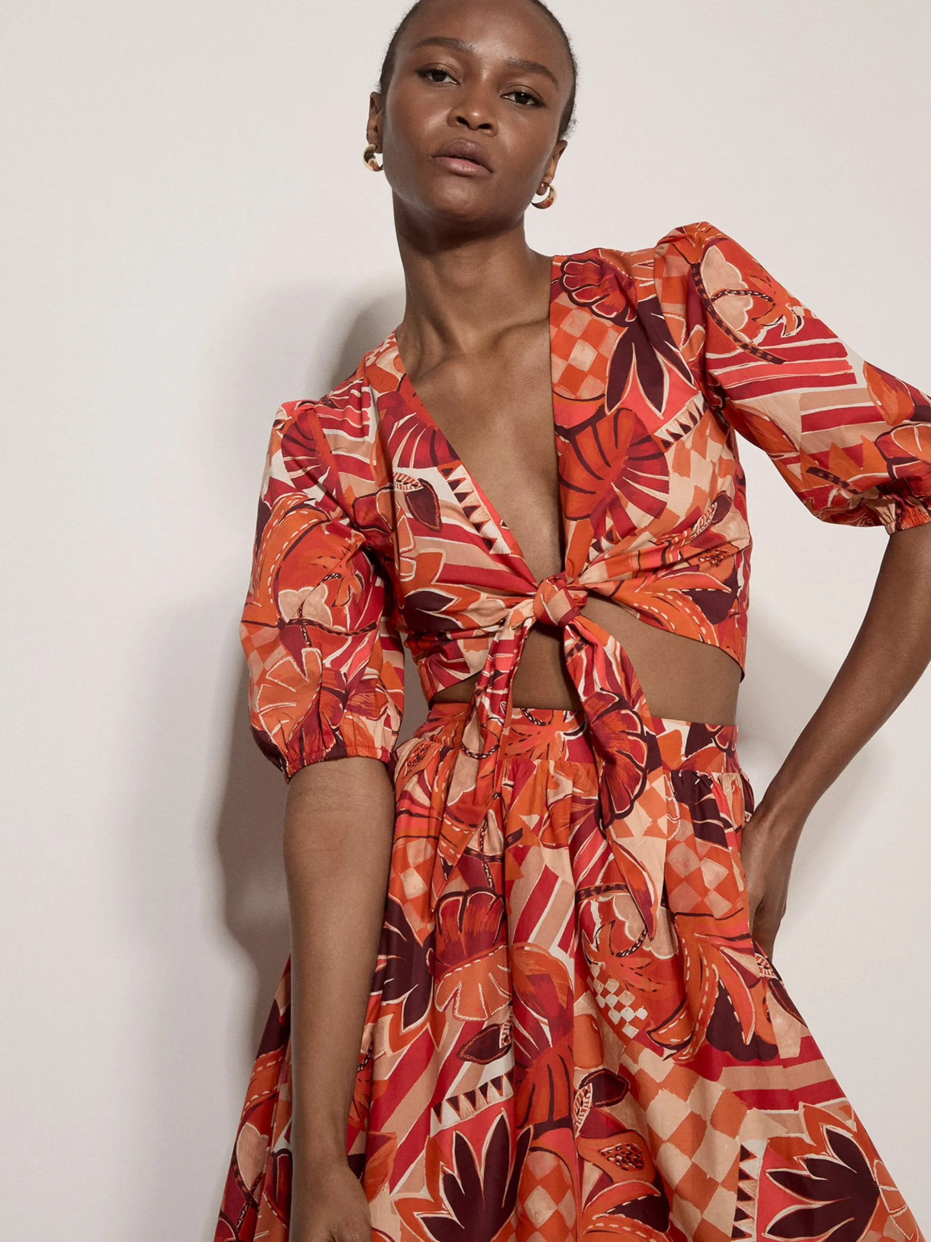 Apricot Damen Bluse in rot - Ausschnitt: V-Ausschnitt