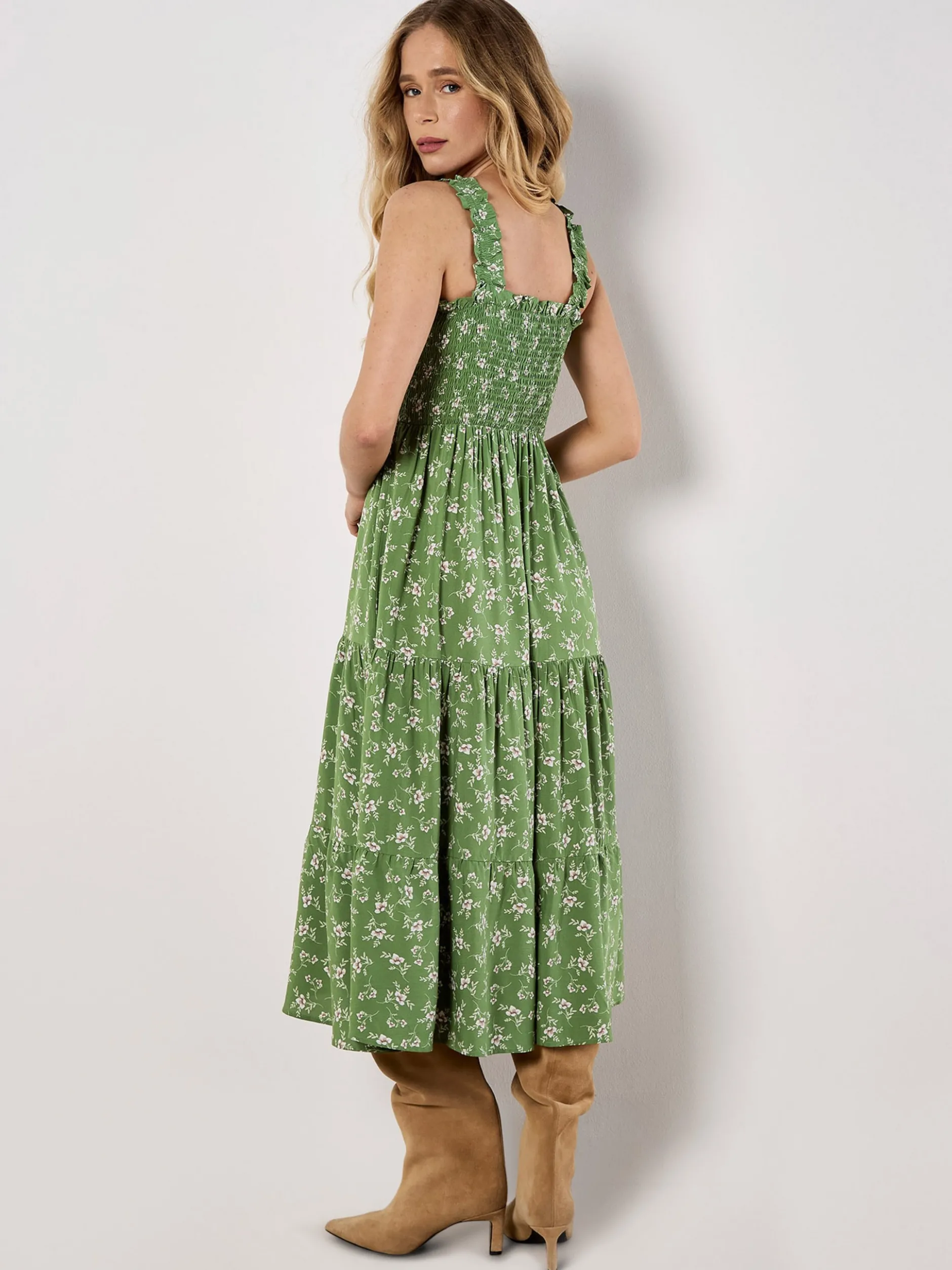 Apricot Damen Midikleid in grün - Ausschnitt: Karree