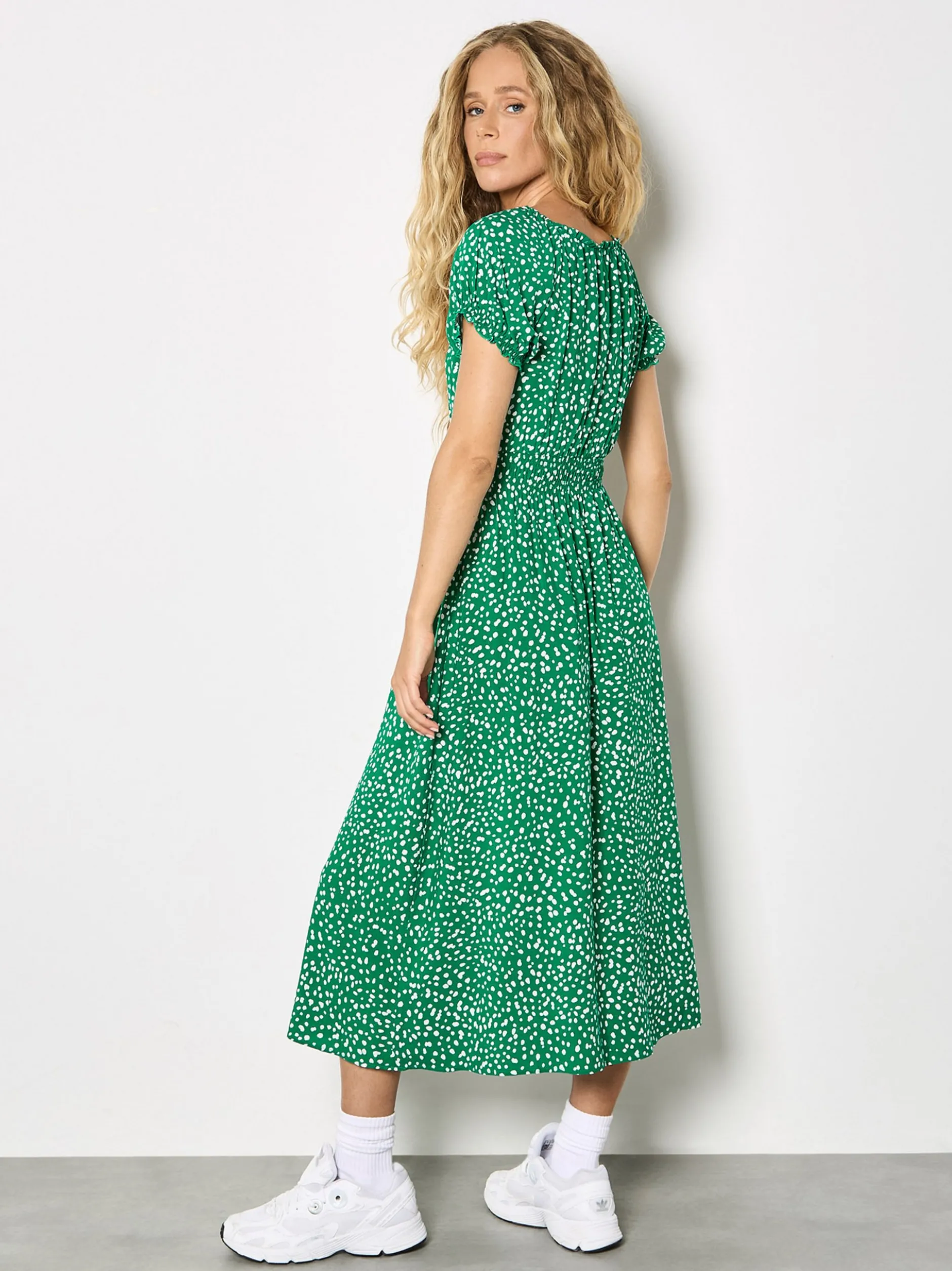 Apricot Damen Midikleid in grün - Ausschnitt: Rundhals