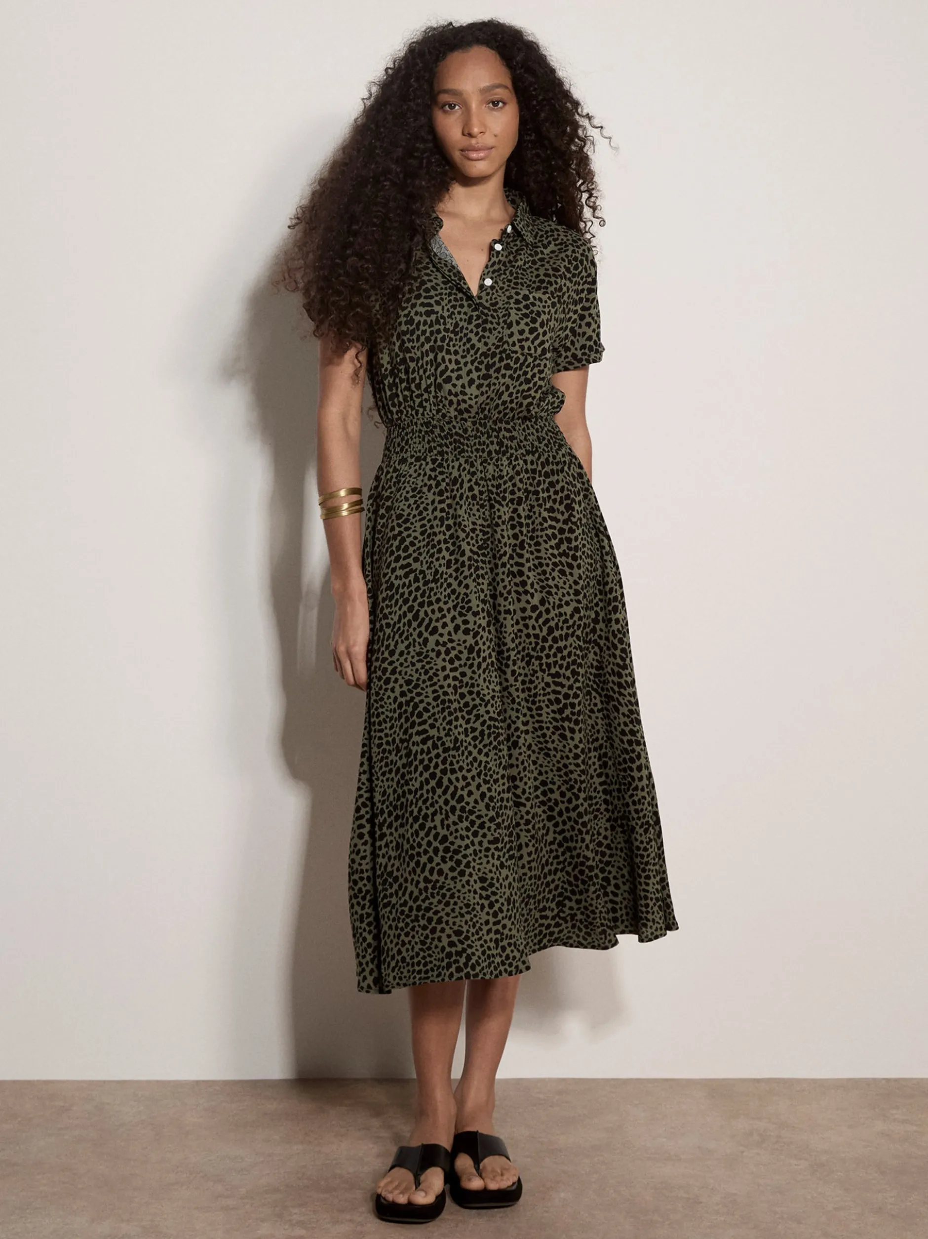 Apricot Damen Midikleid in grün khaki - Länge: midi
