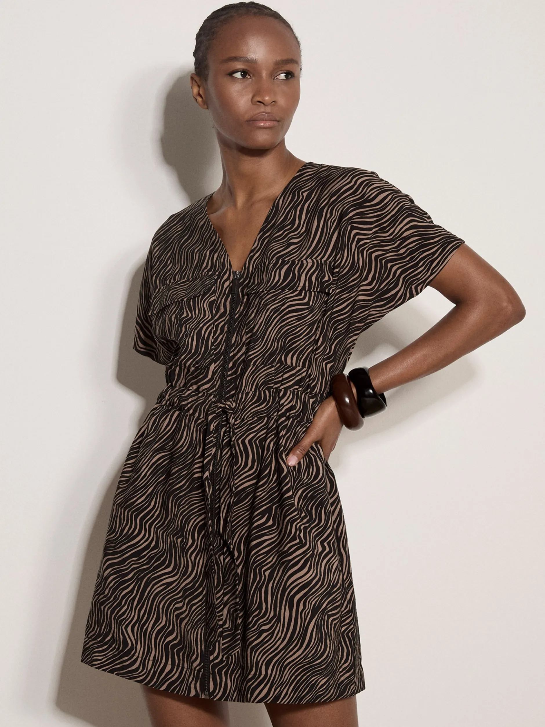 Apricot Damen Minikleid in schwarz - Länge: kurz