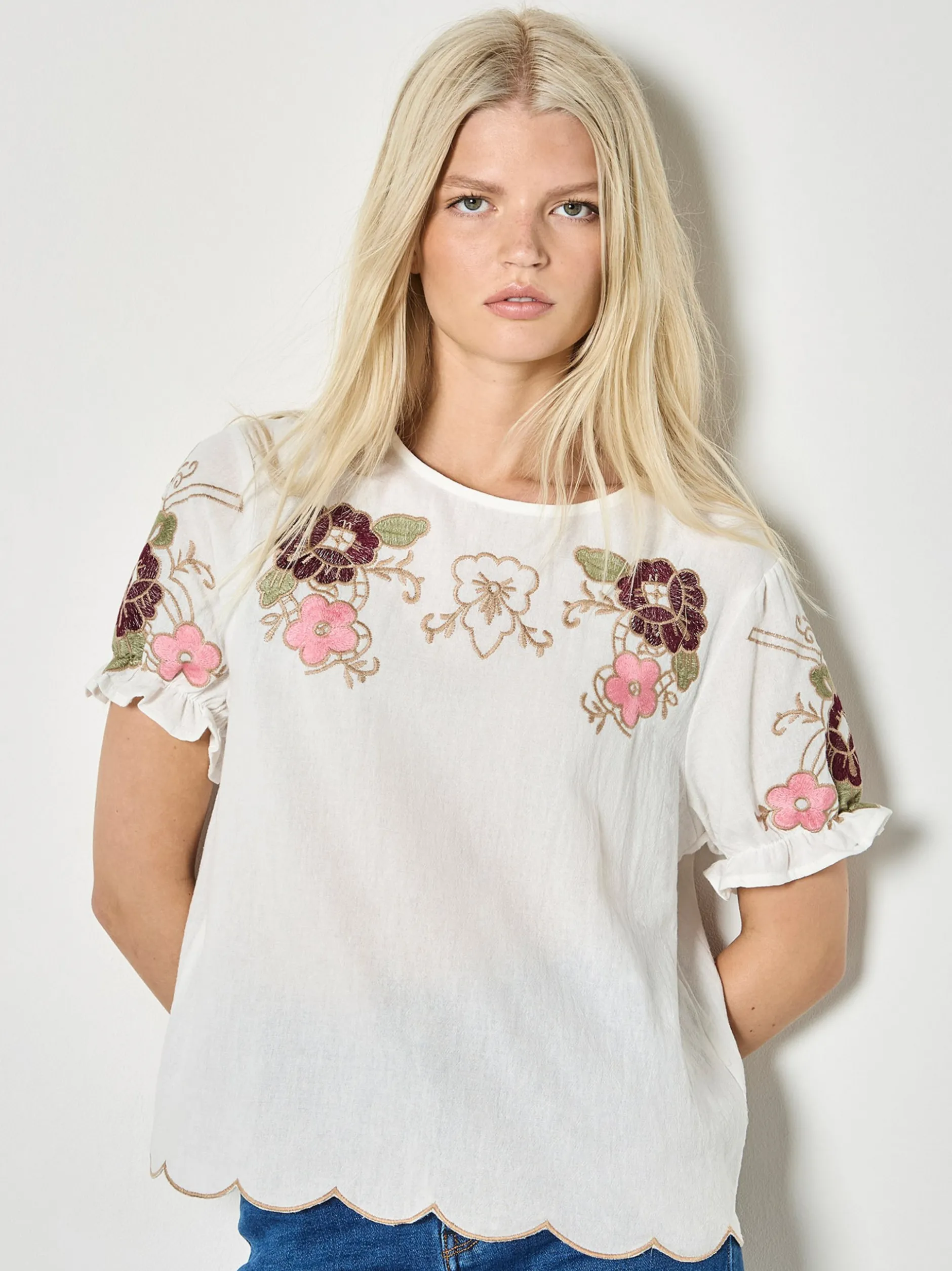 Apricot Damen Top in weiß - Ausschnitt: Rundhals