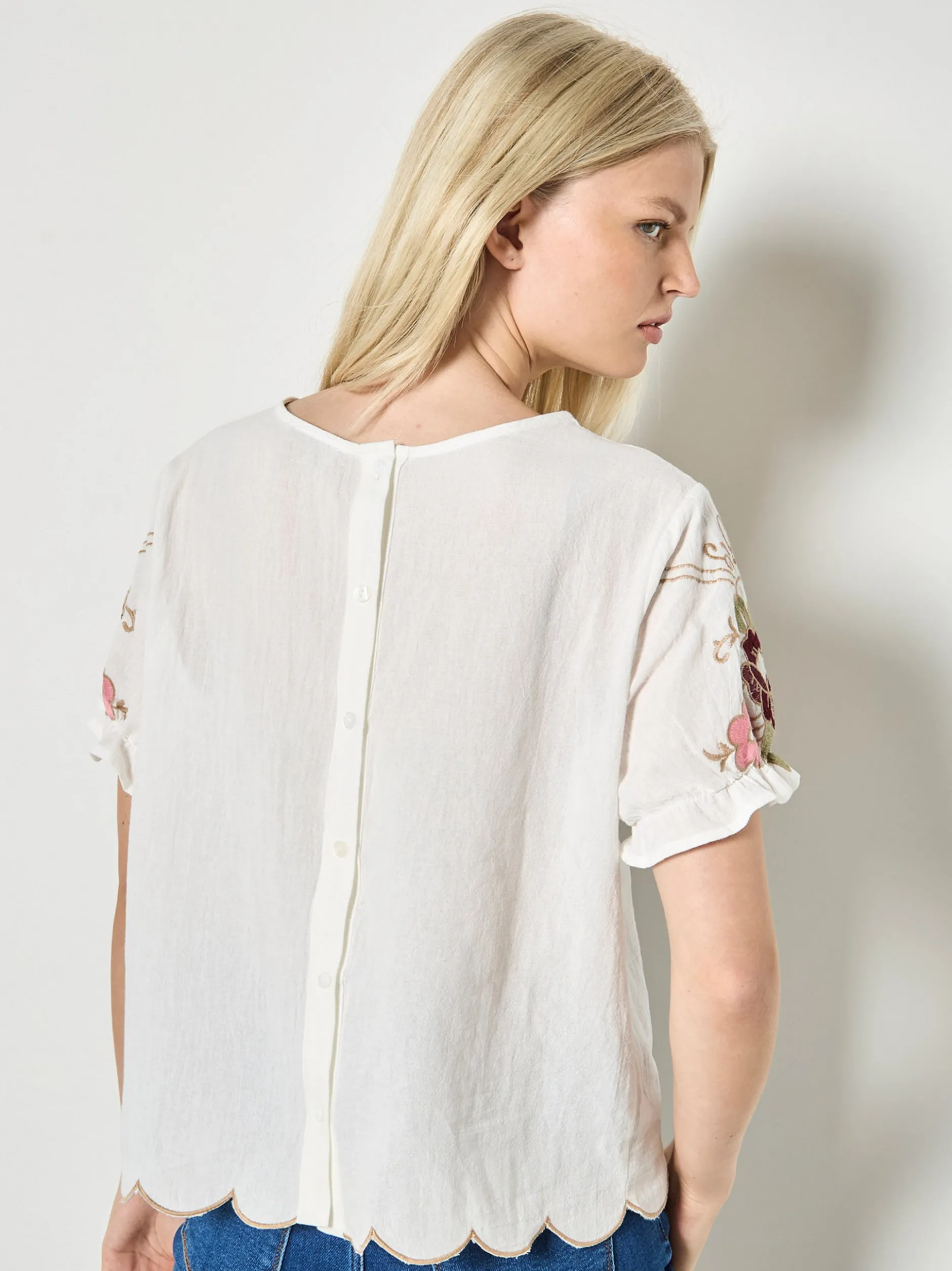 Apricot Damen Top in weiß - Ausschnitt: Rundhals