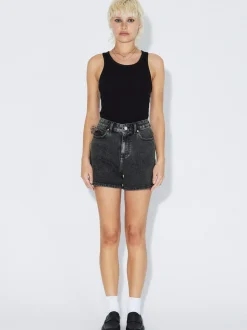 Dr. Denim Damen Shorts – Nora in schwarz