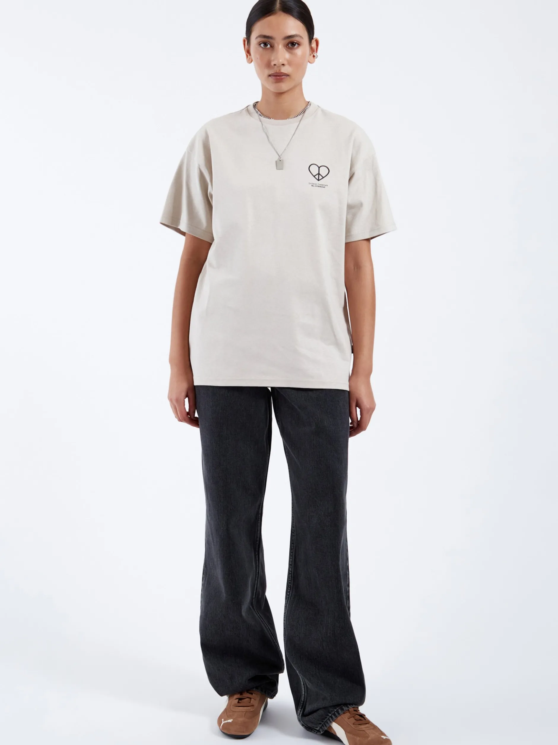 Dr. Denim Unisex T-Shirt – Trooper in beige