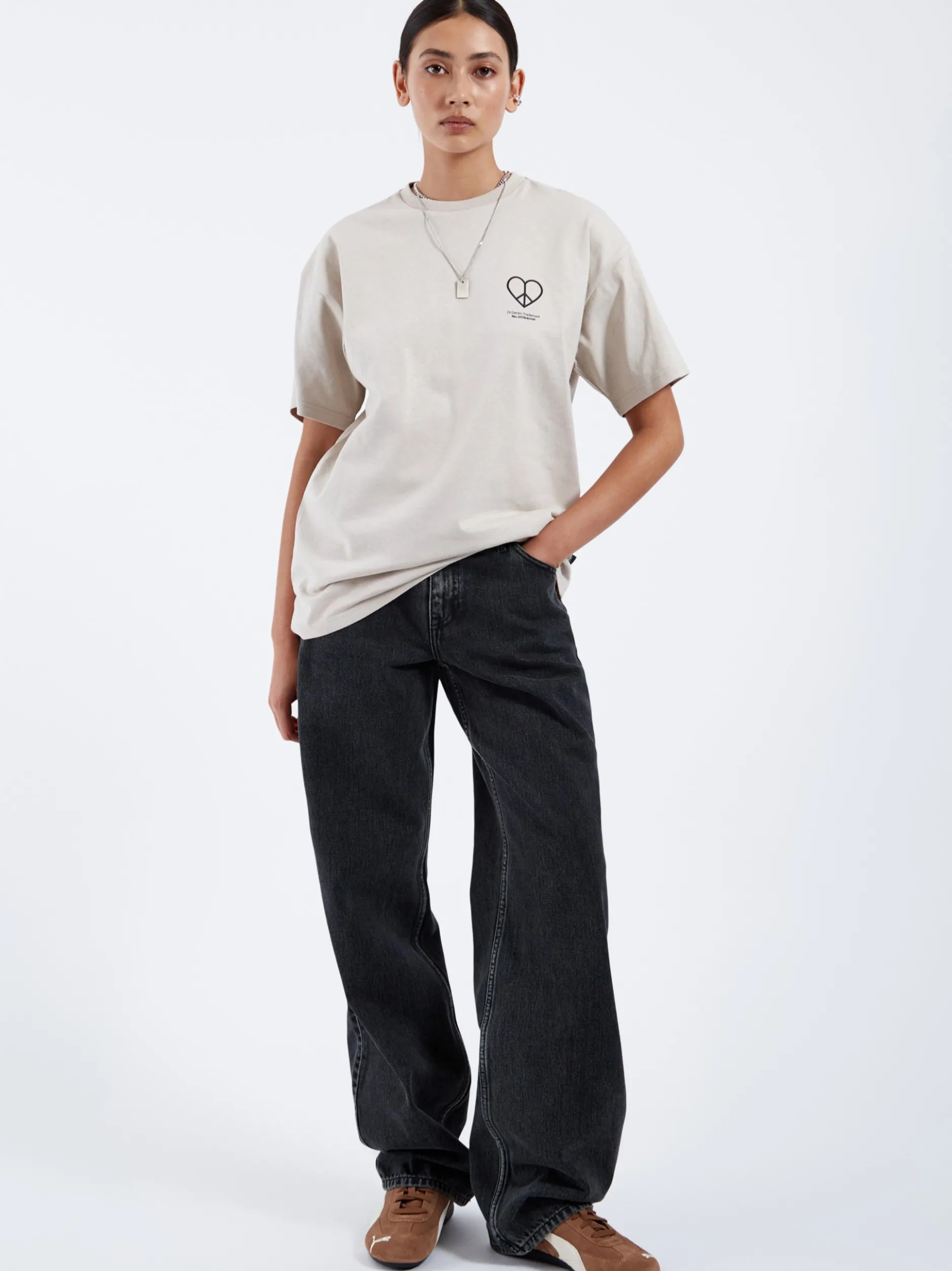Dr. Denim Unisex T-Shirt – Trooper in beige