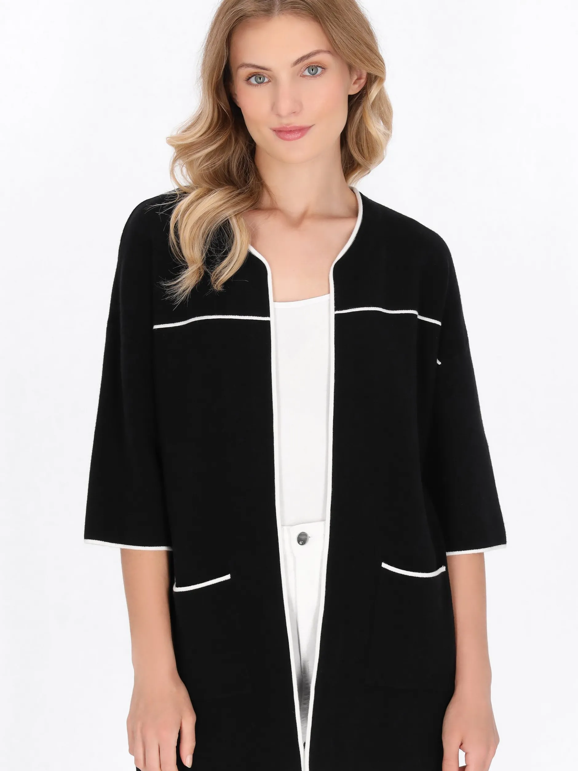 Dreimaster Damen Strickjacke in schwarz