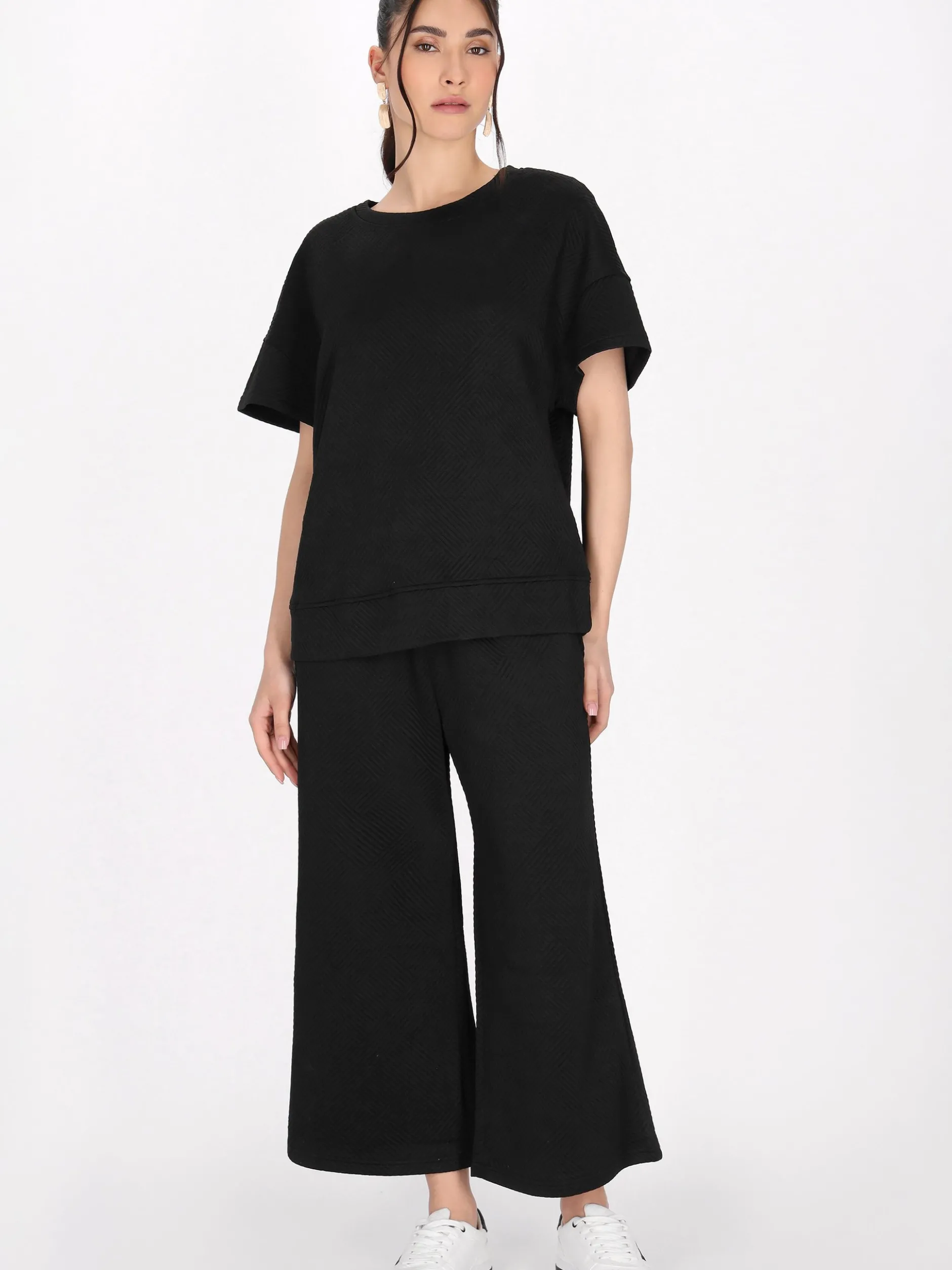 Faina Damen Bluse in schwarz - Ausschnitt: Rundhals