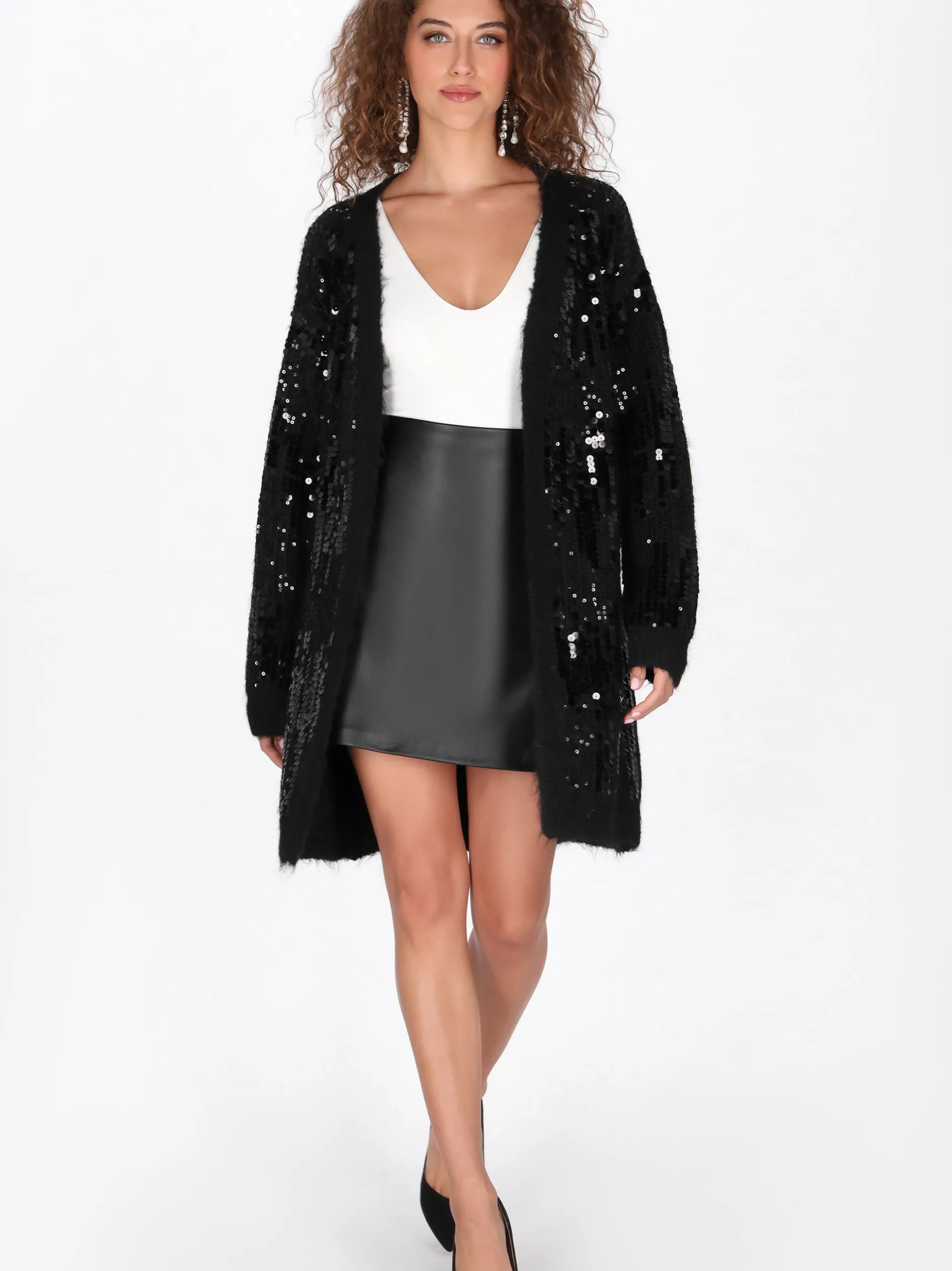 Faina Damen Strickjacke in schwarz