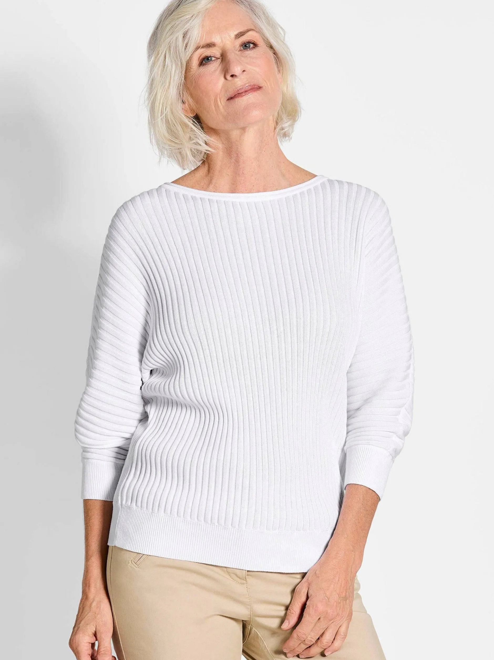 Goldner Damen Pullover - Kurzgröße in weiß