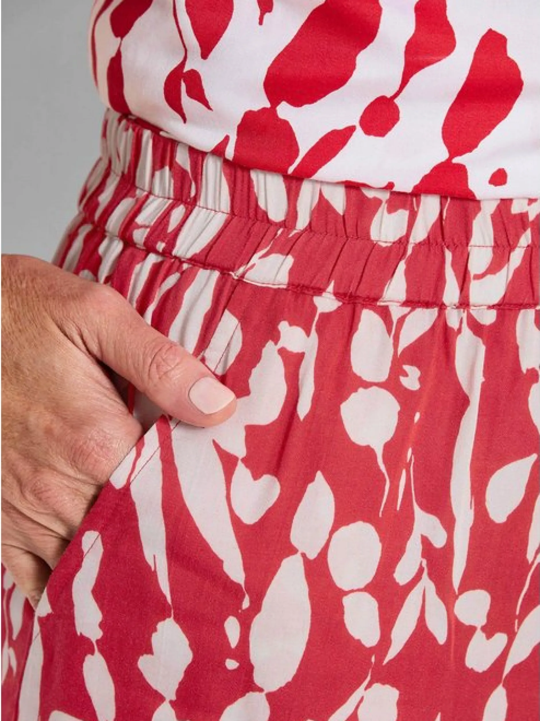 Goldner Damen Schlupfhosen in rot