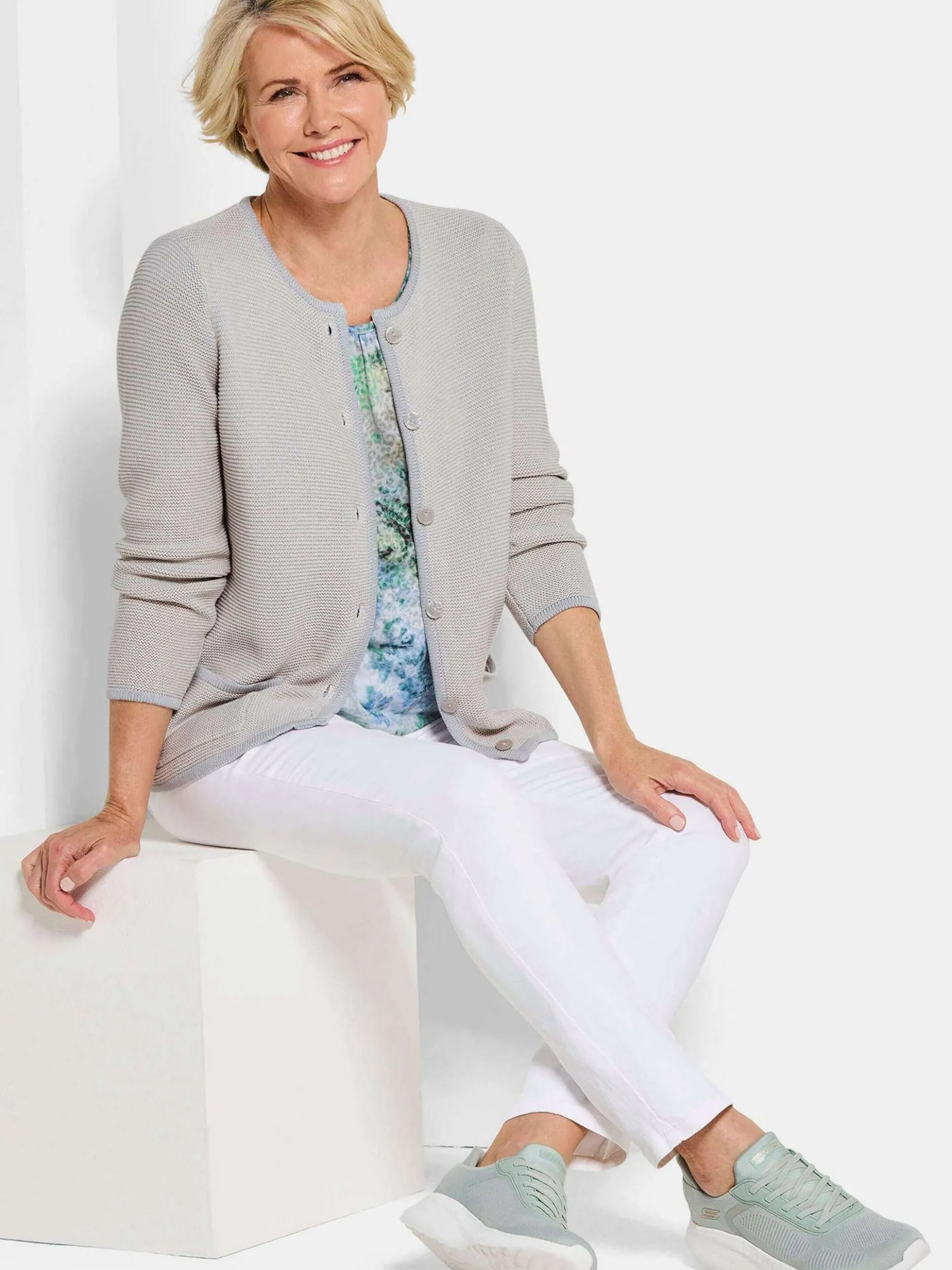 Goldner Damen Strickjacken - Kurzgröße in beige