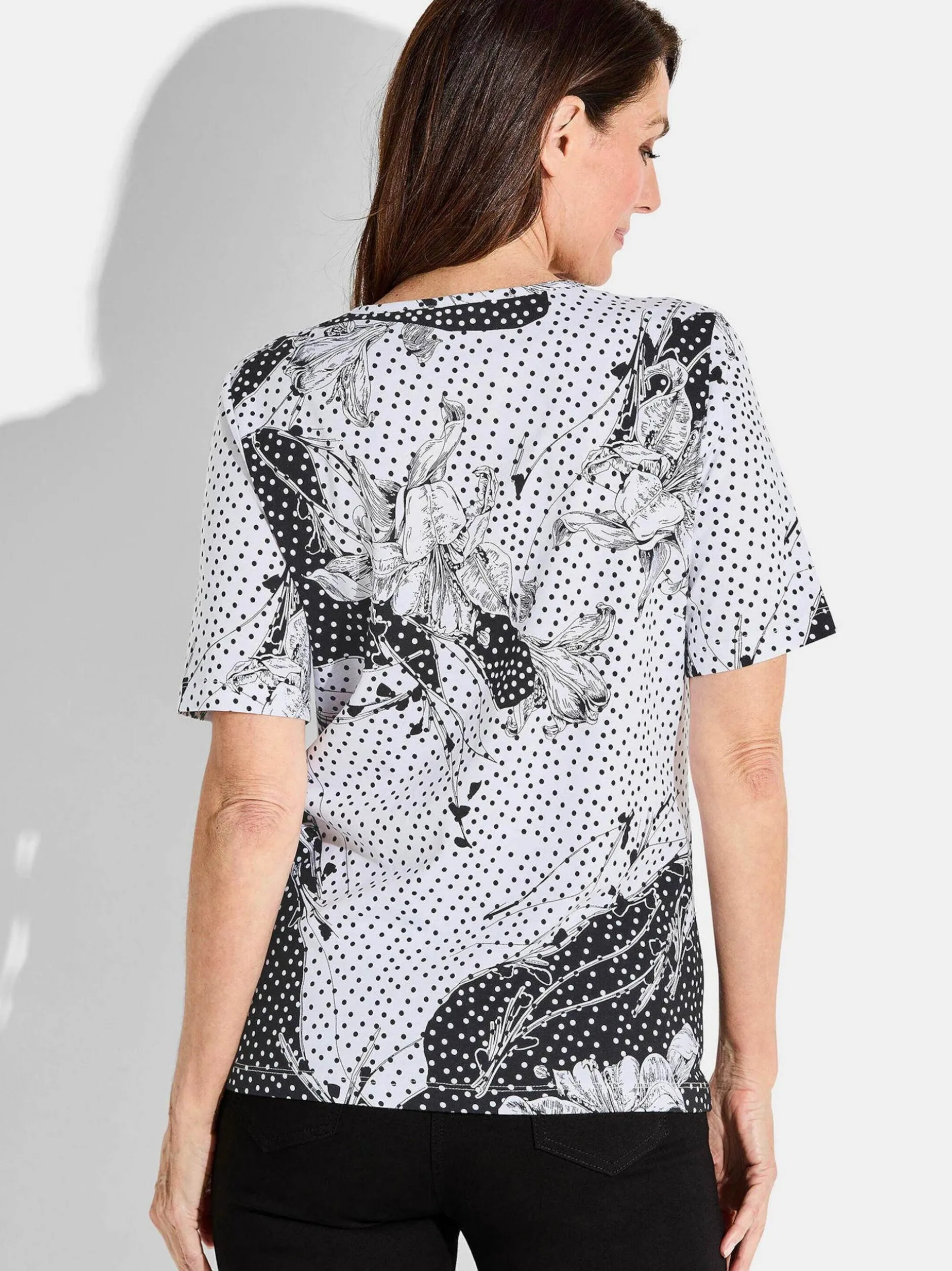 Goldner Damen T-Shirt in schwarz - Ausschnitt: Rundhals