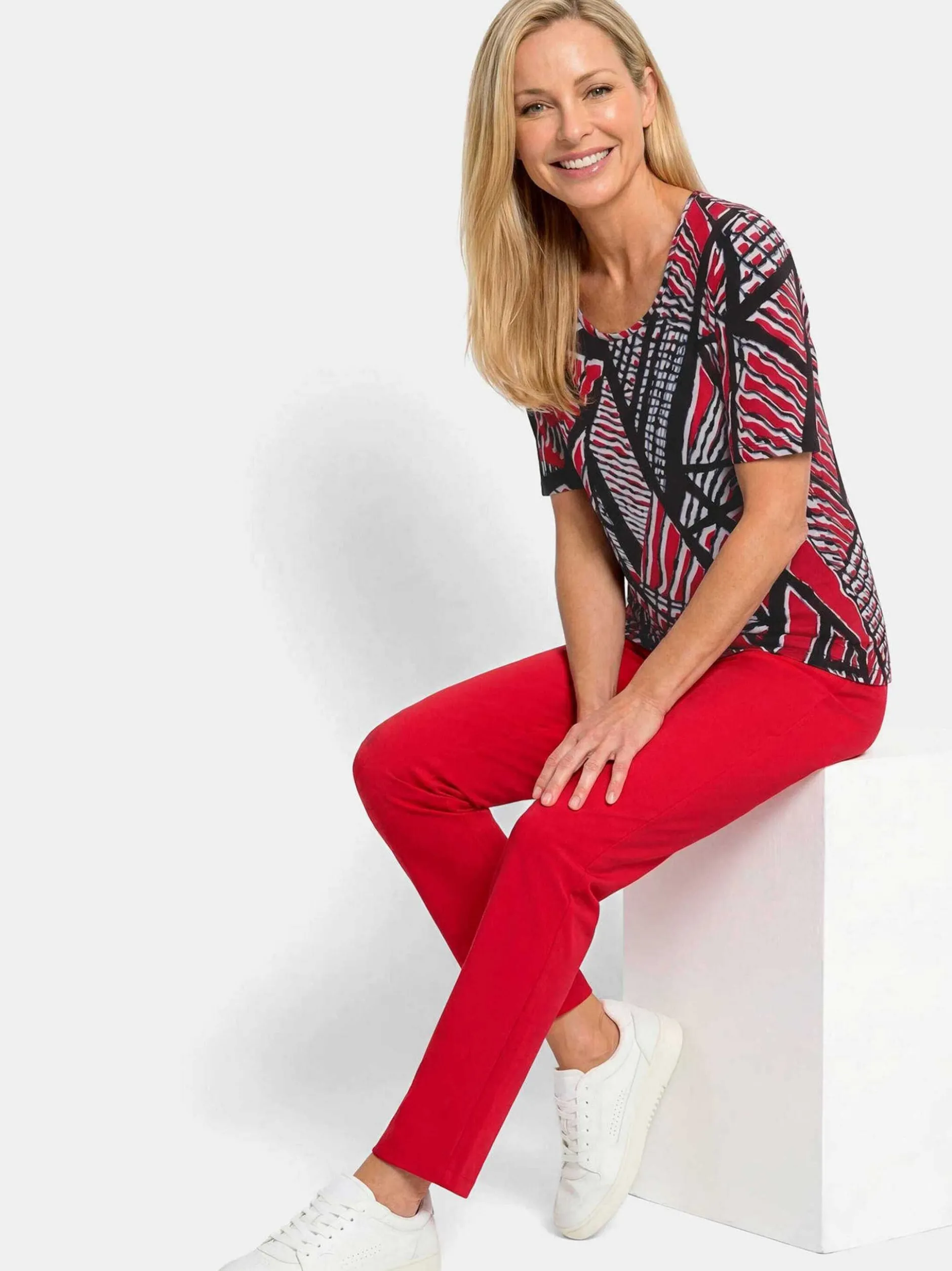 Goldner Damen T-Shirt in schwarz - Ausschnitt: Rundhals