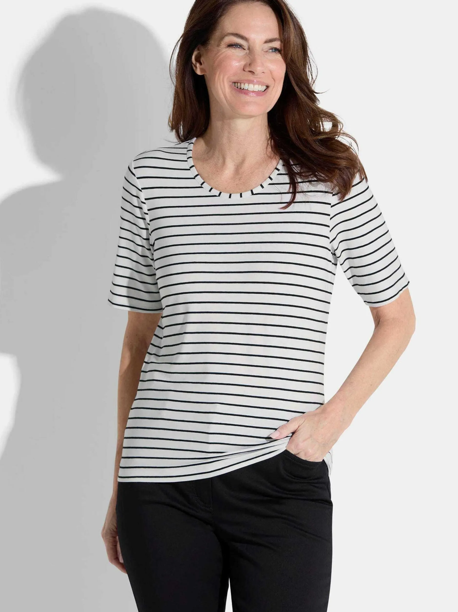 Goldner Damen T-Shirt in weiß - Ausschnitt: Rundhals
