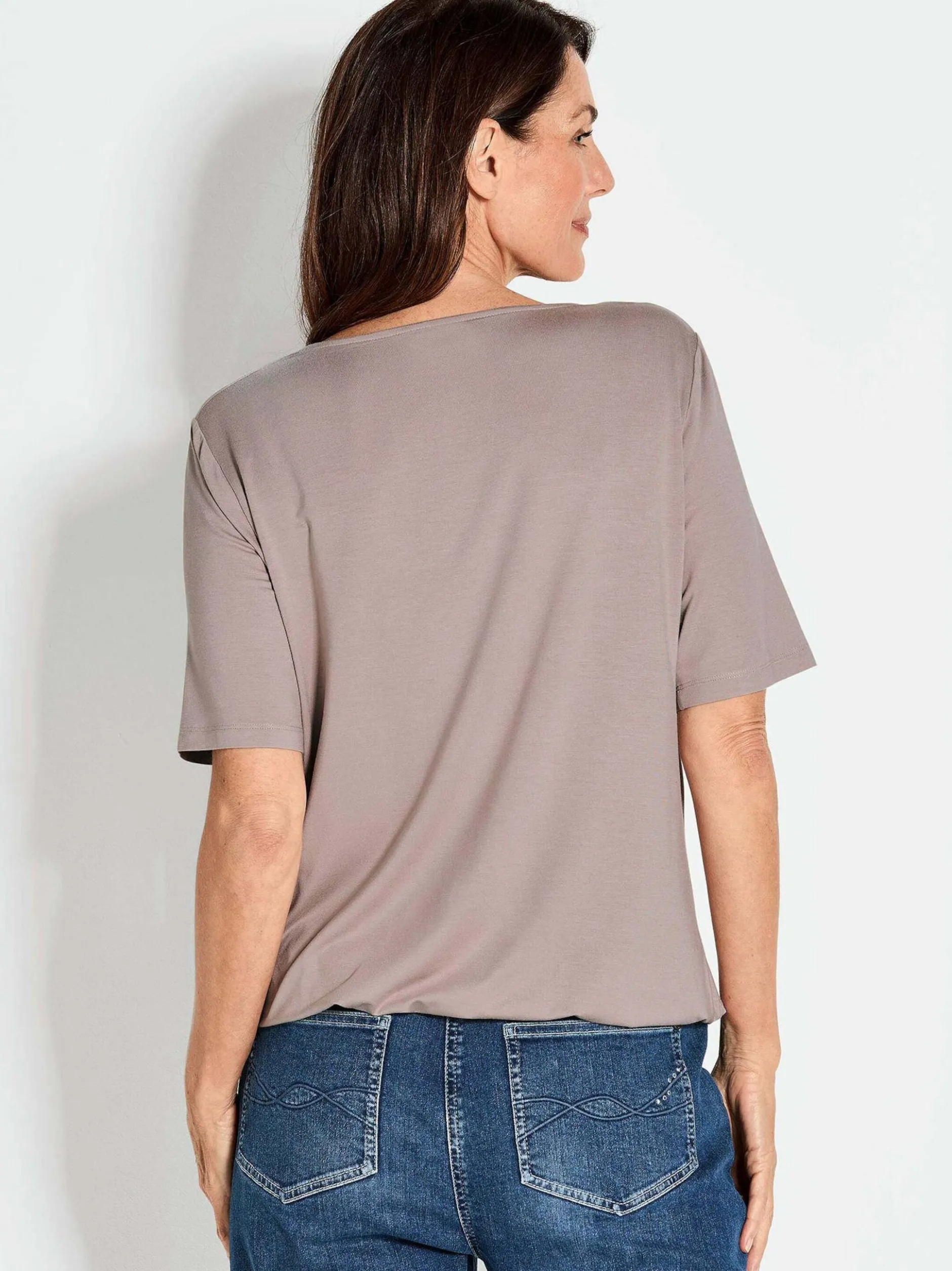 Goldner Damen T-Shirt - Kurzgröße in taupe