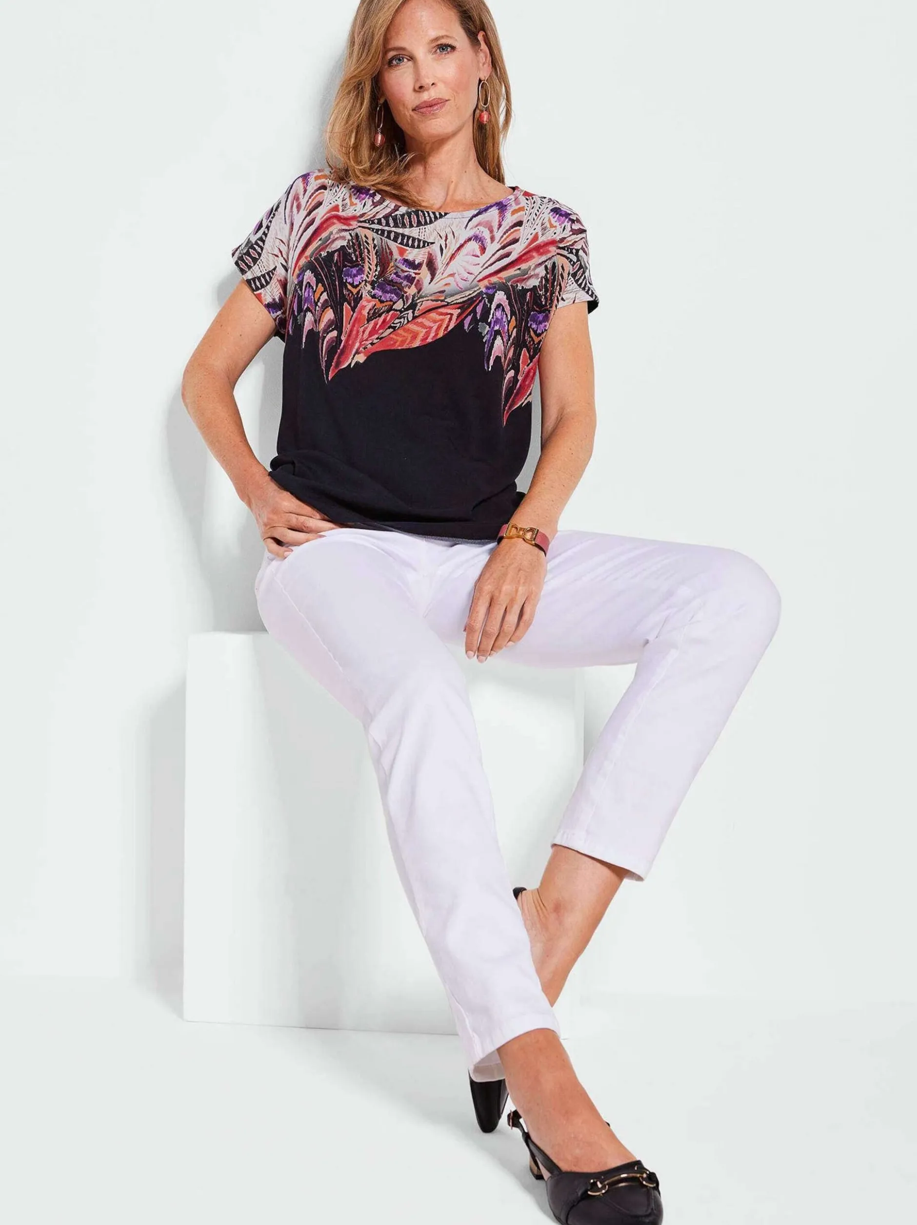 Goldner Damen T-Shirts in schwarz - Ausschnitt: U-Boot