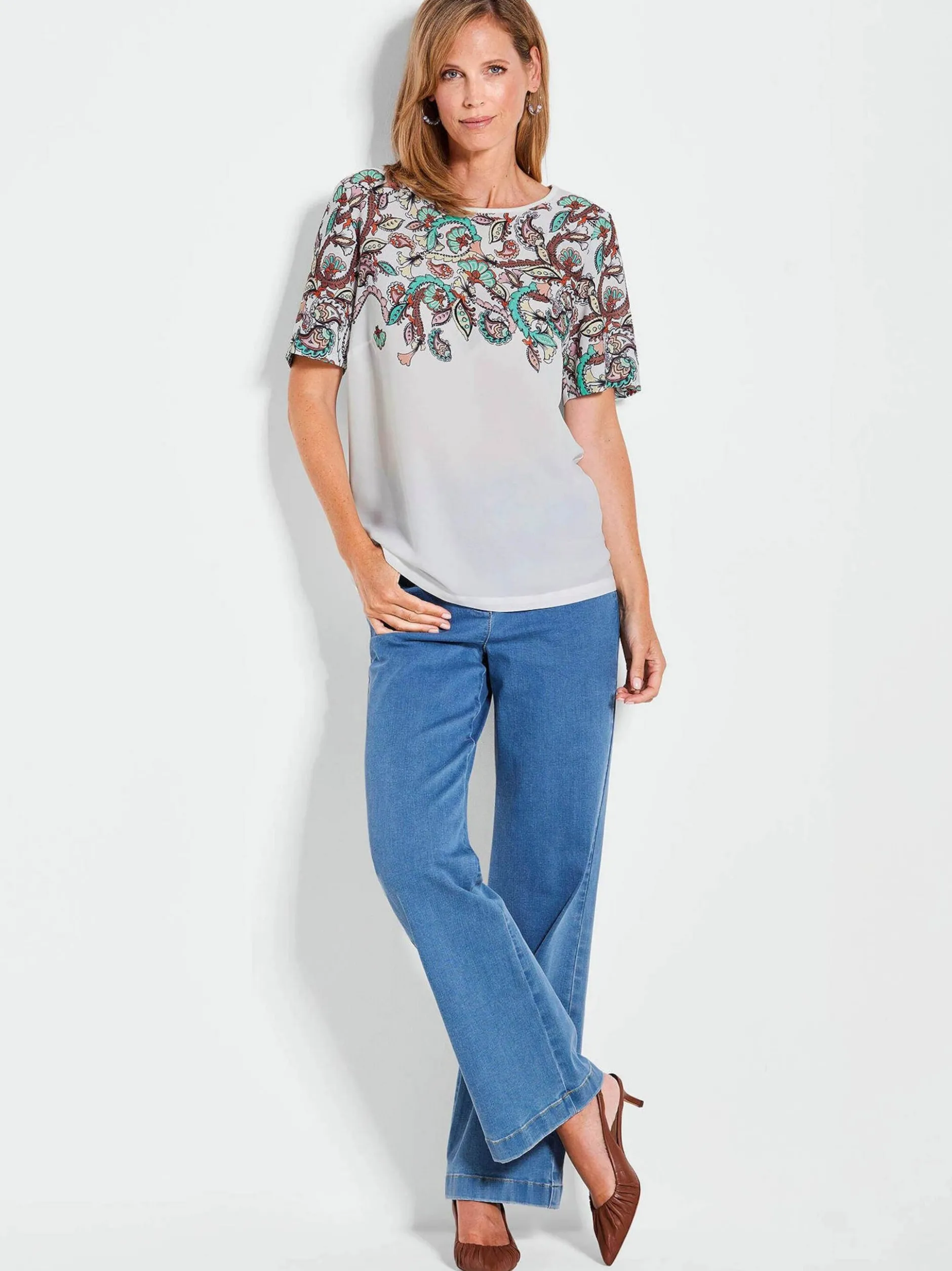 Goldner Damen T-Shirts - Kurzgröße in weiß