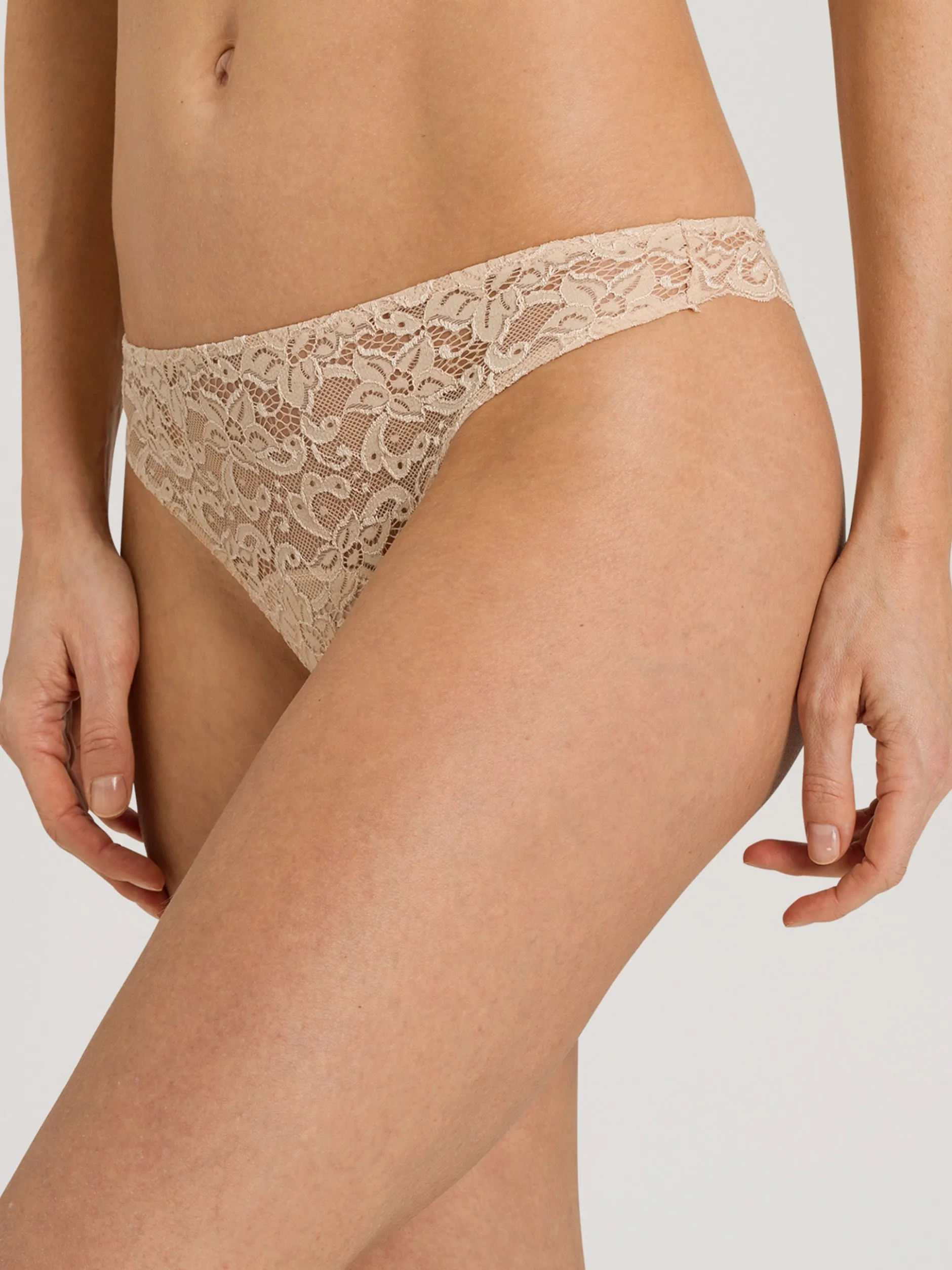 Hanro Damen String - Moments in beige