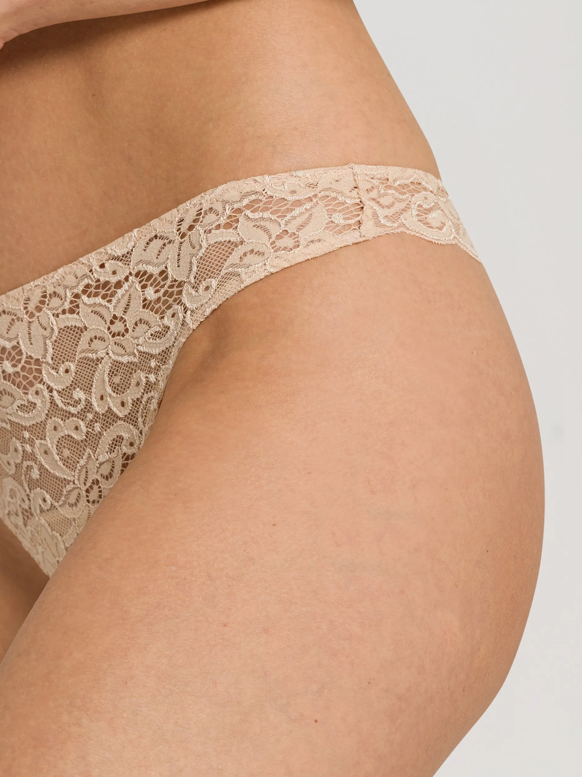 Hanro Damen String - Moments in beige