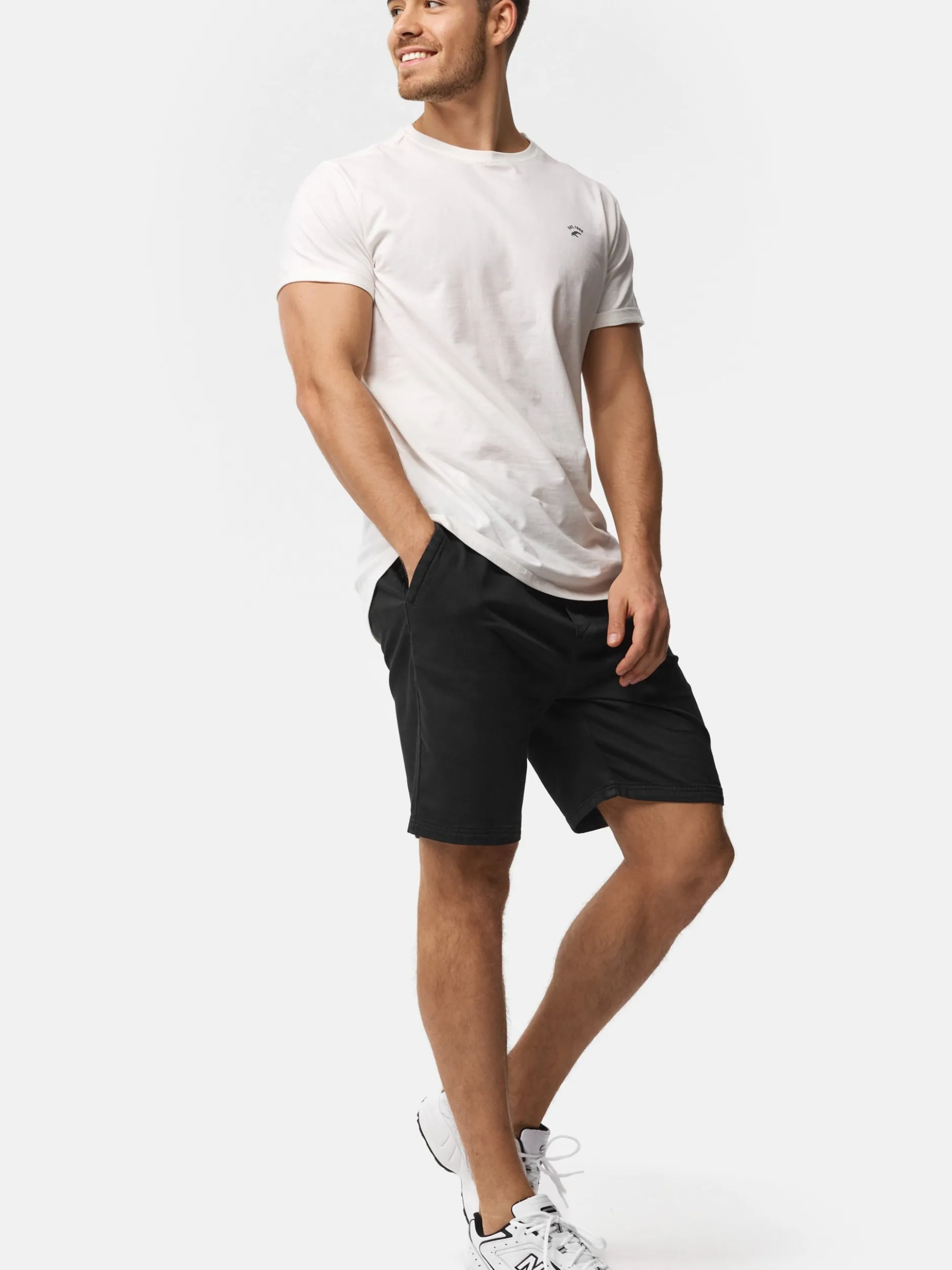 Indicode Herren Shorts Chino - Kendari in schwarz