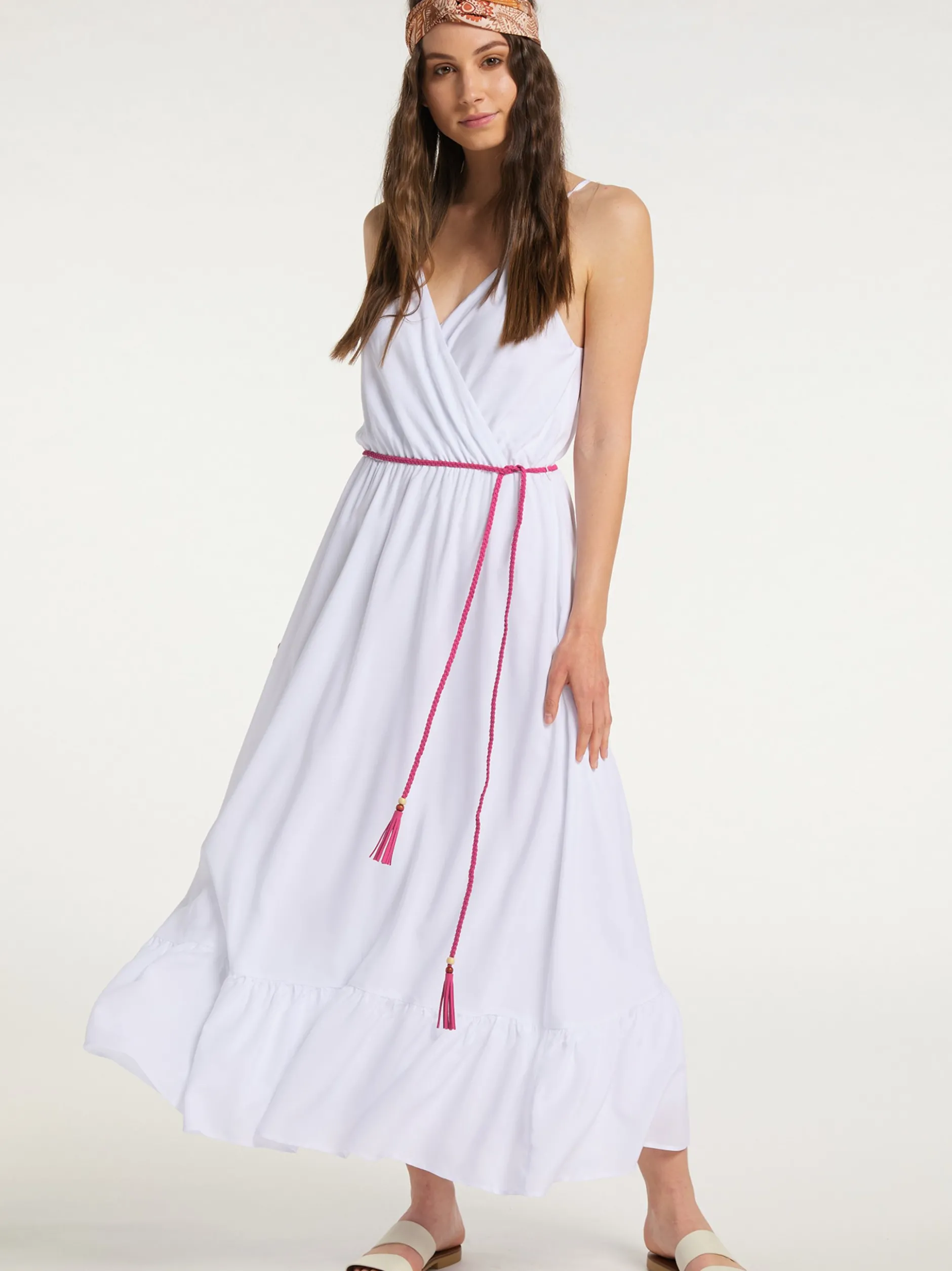IZIA Damen Maxikleid in weiß - Ausschnitt: V-Ausschnitt