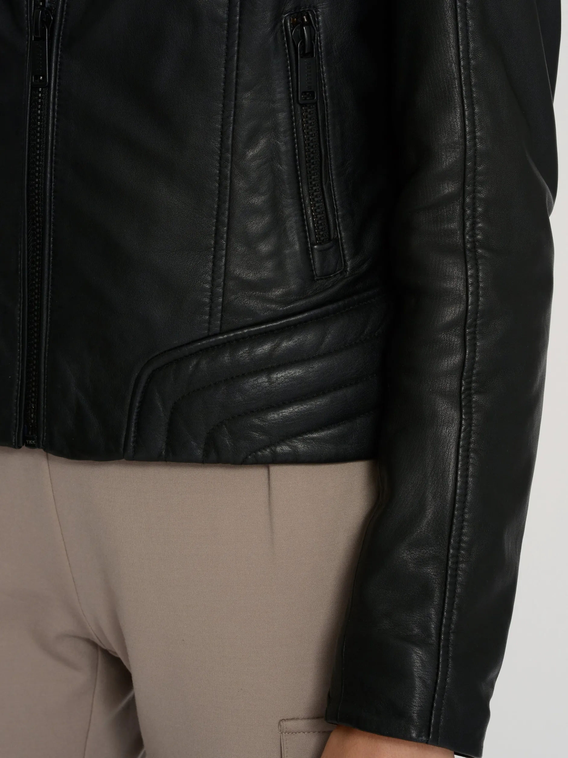 Mustang Damen Lederjacke in schwarz
