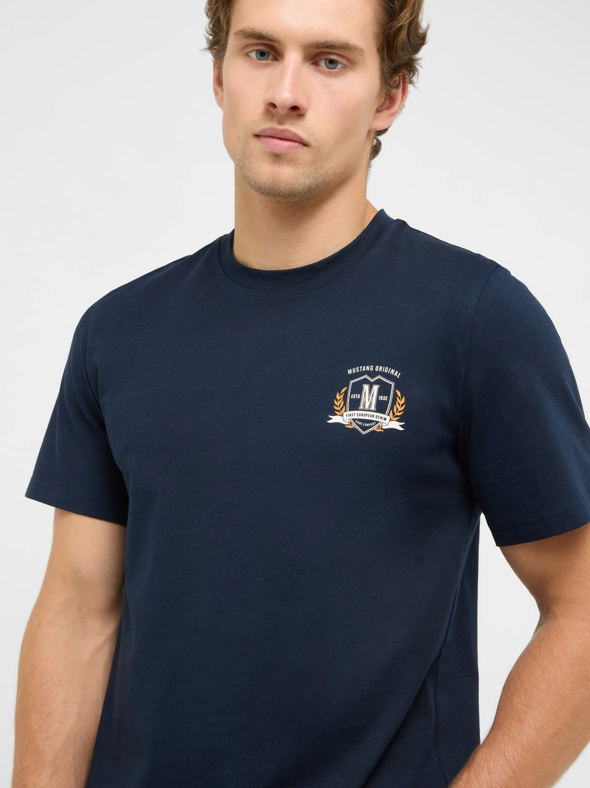 Mustang Herren T-Shirt in blau - Ausschnitt: Rundhals