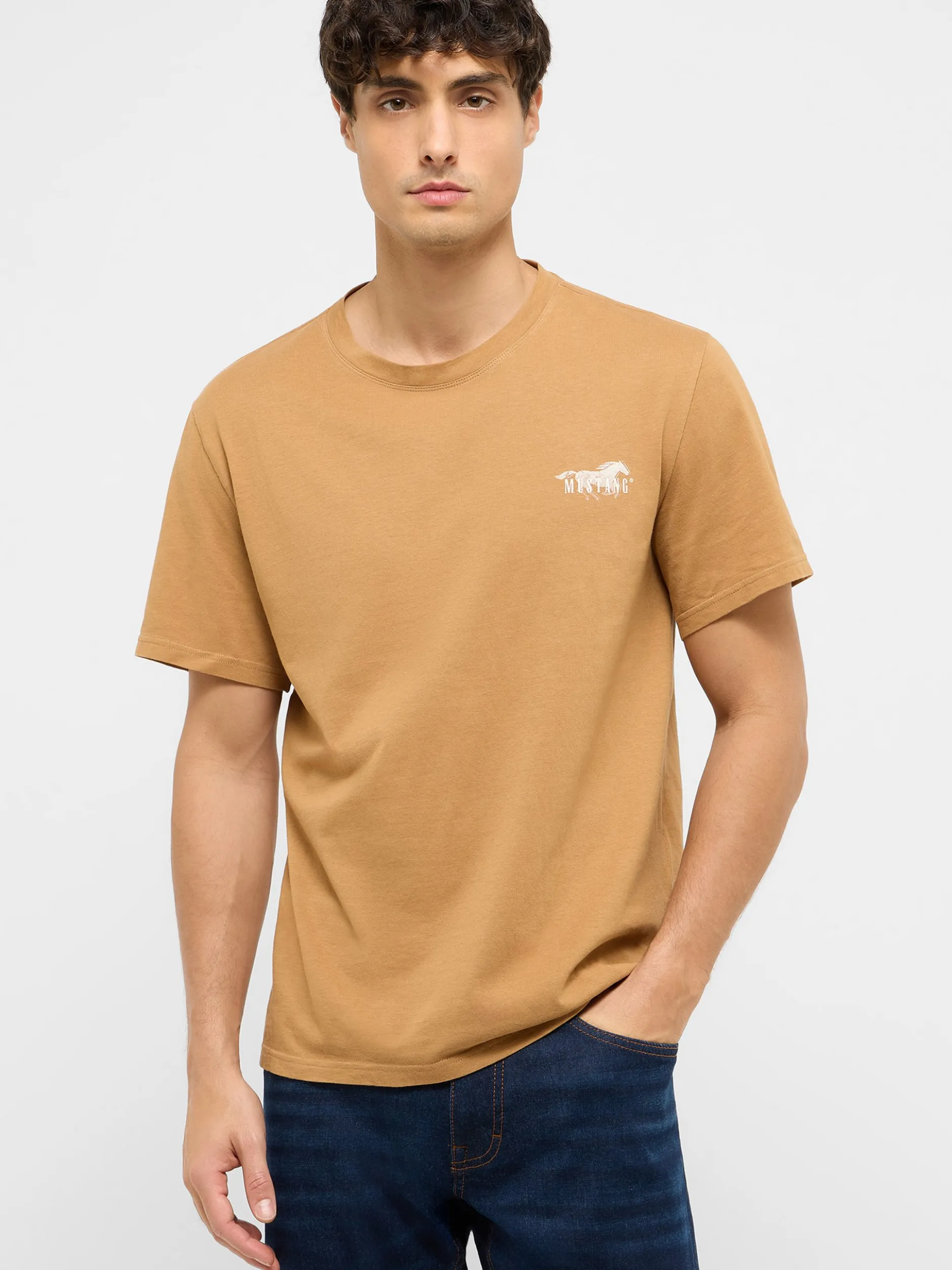 Mustang Herren T-Shirt in braun - Ausschnitt: Rundhals