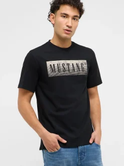 Mustang Herren T-Shirt in schwarz - Ausschnitt: Rundhals