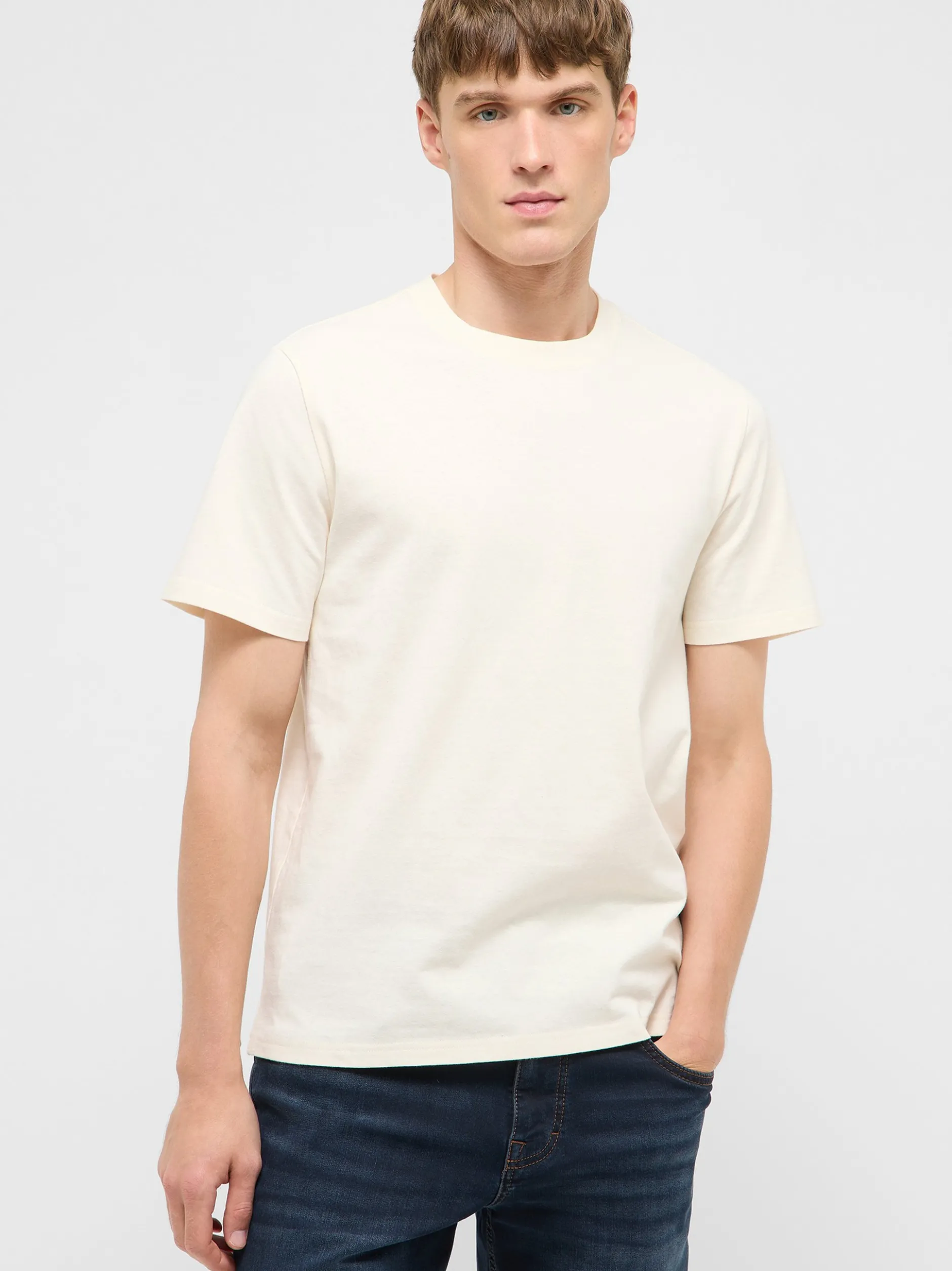 Mustang Herren T-Shirt in weiß - Ausschnitt: Rundhals