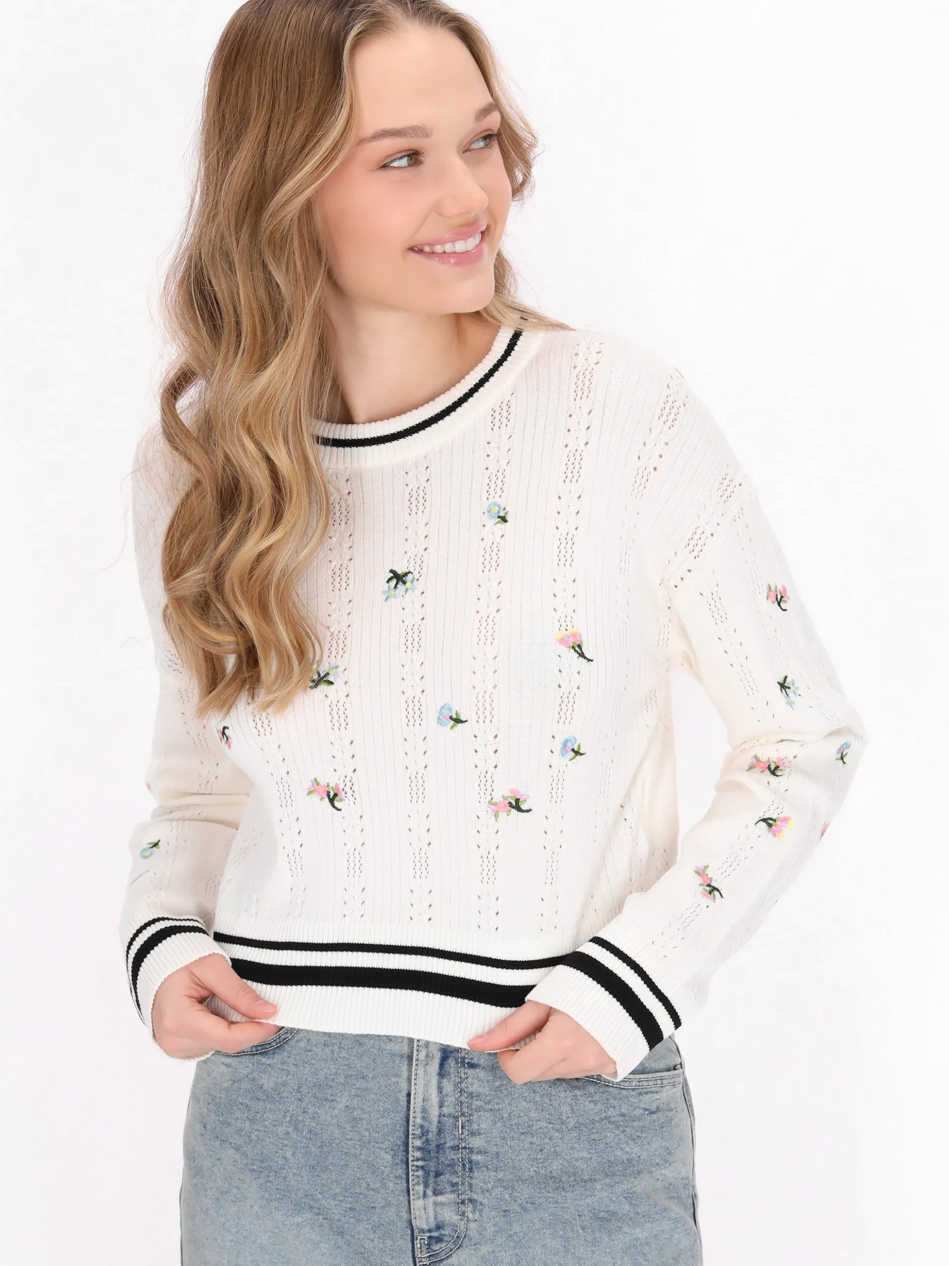 MyMo Damen Pullover in weiß - Ausschnitt: Rundhals