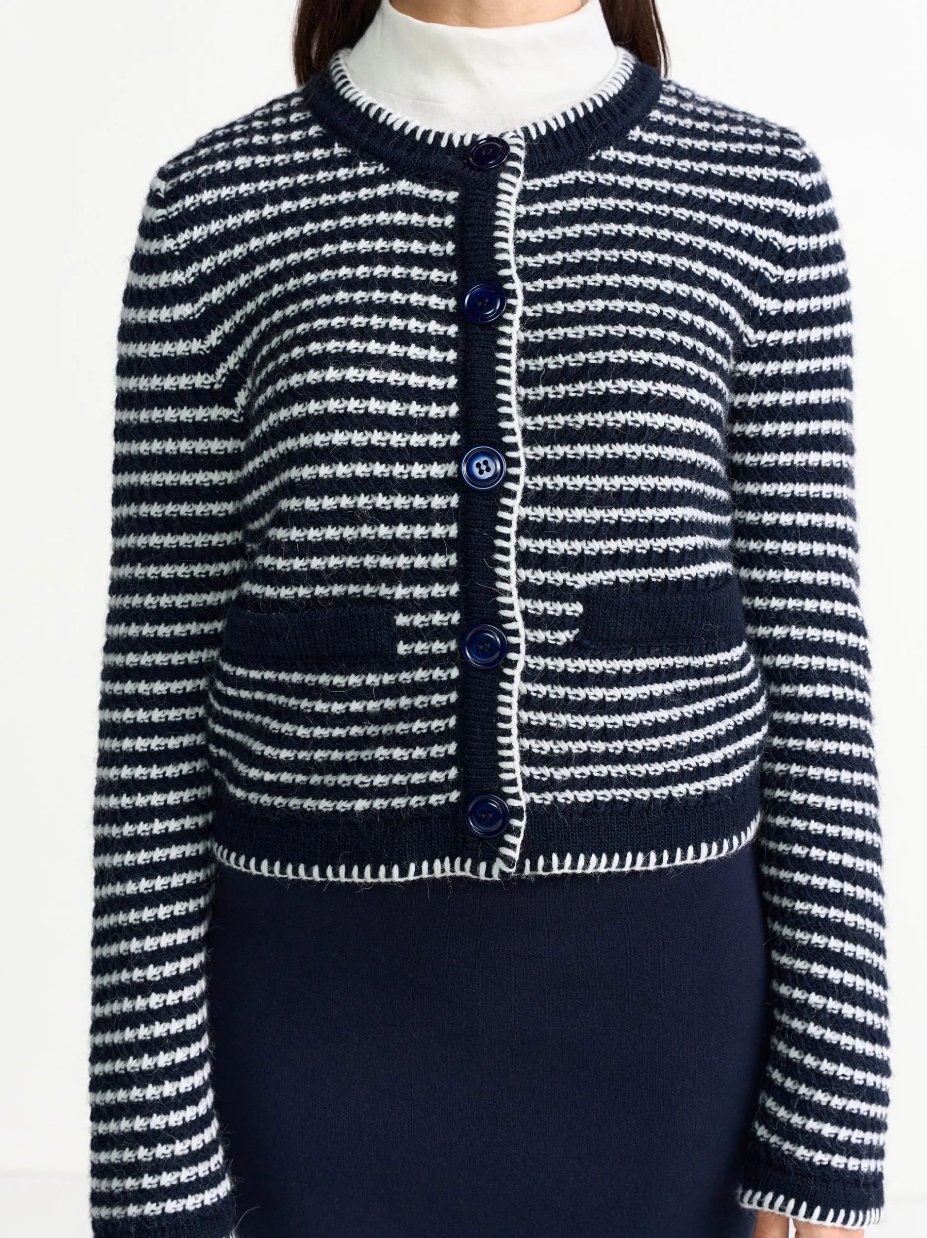 Rich & Royal Damen Strickjacke mit Woll- und Alpaka-Anteil in marine weiß