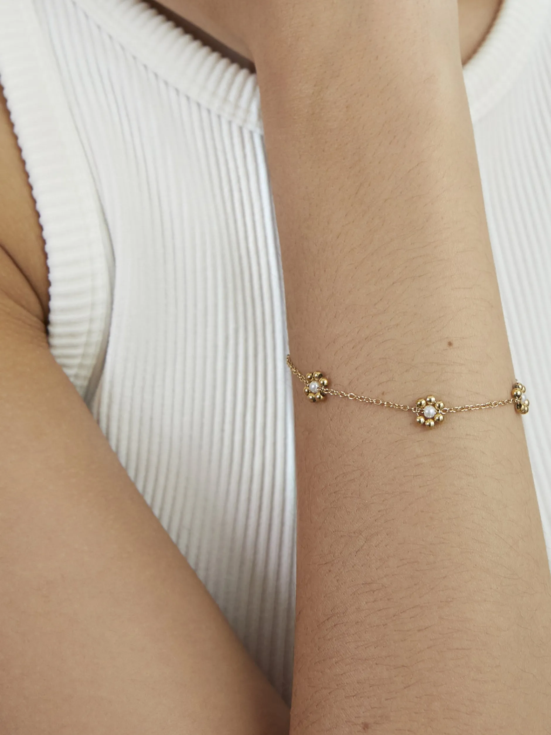 s.Oliver Damen Armband - Flower in gold