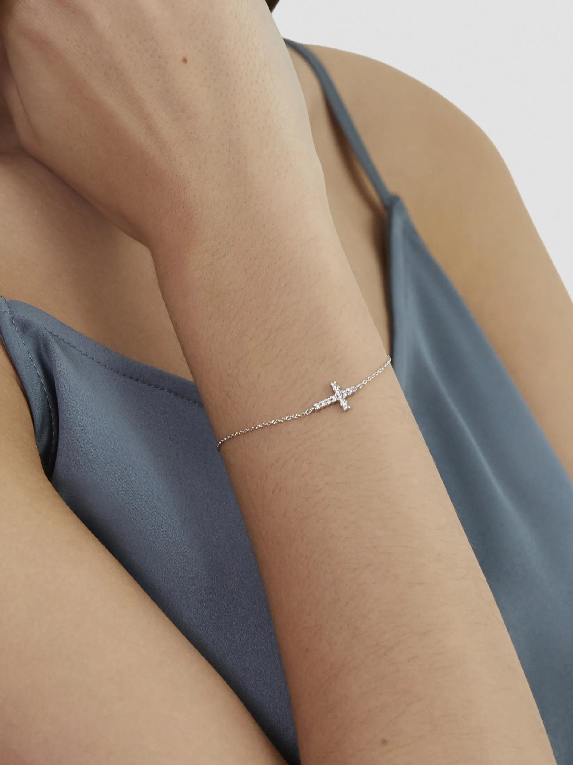 s.Oliver Damen Armband - Sparkle Cross in silber