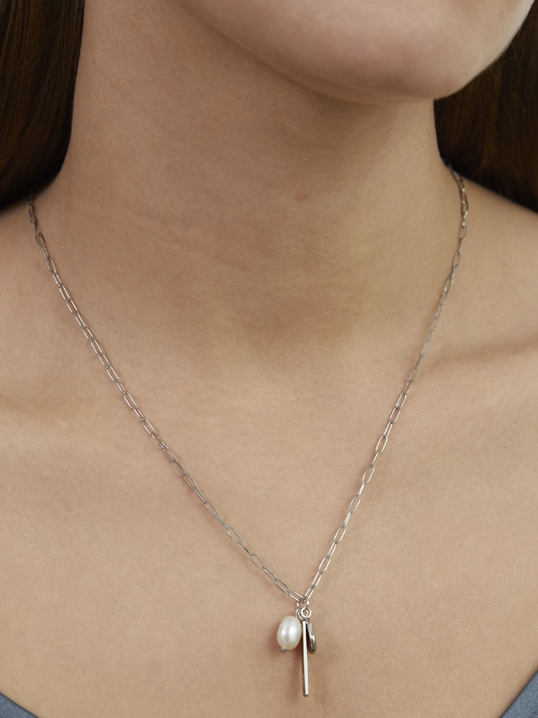 s.Oliver Damen Halskette - Tag and Pearl in silber