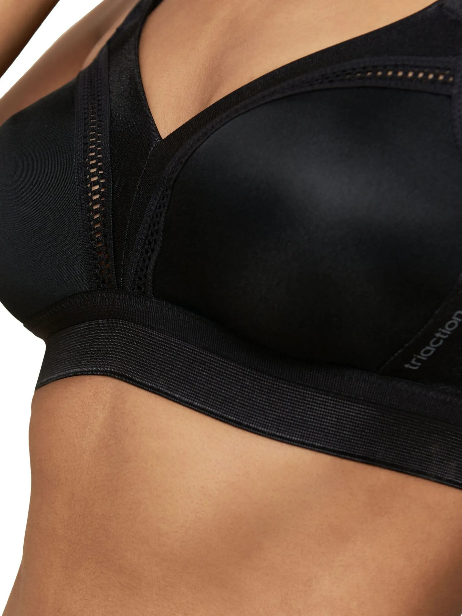 Triumph Damen Bügelloser BH - Triaction Workout in schwarz