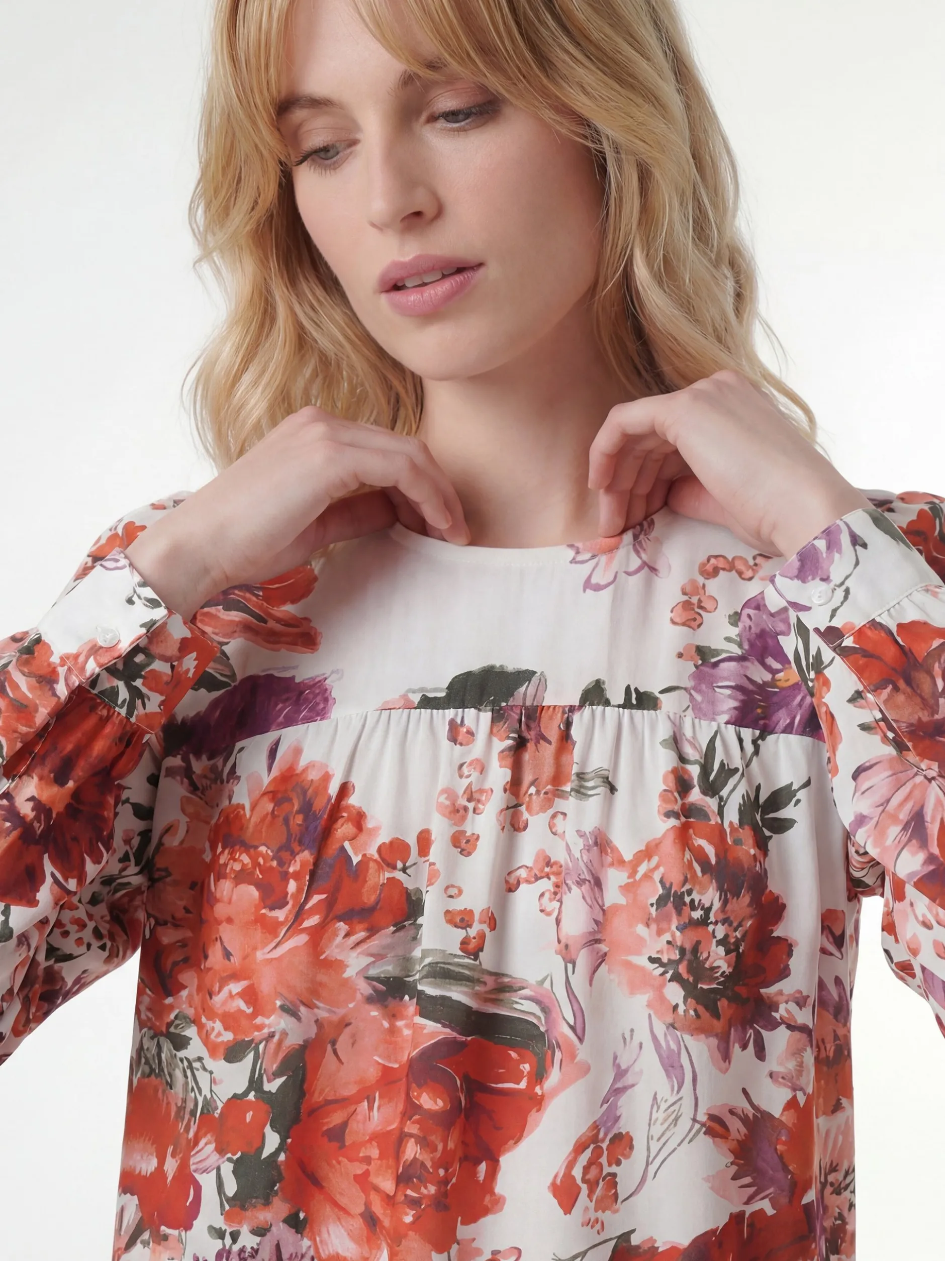 Usha Damen Bluse in rot - Ausschnitt: Rundhals