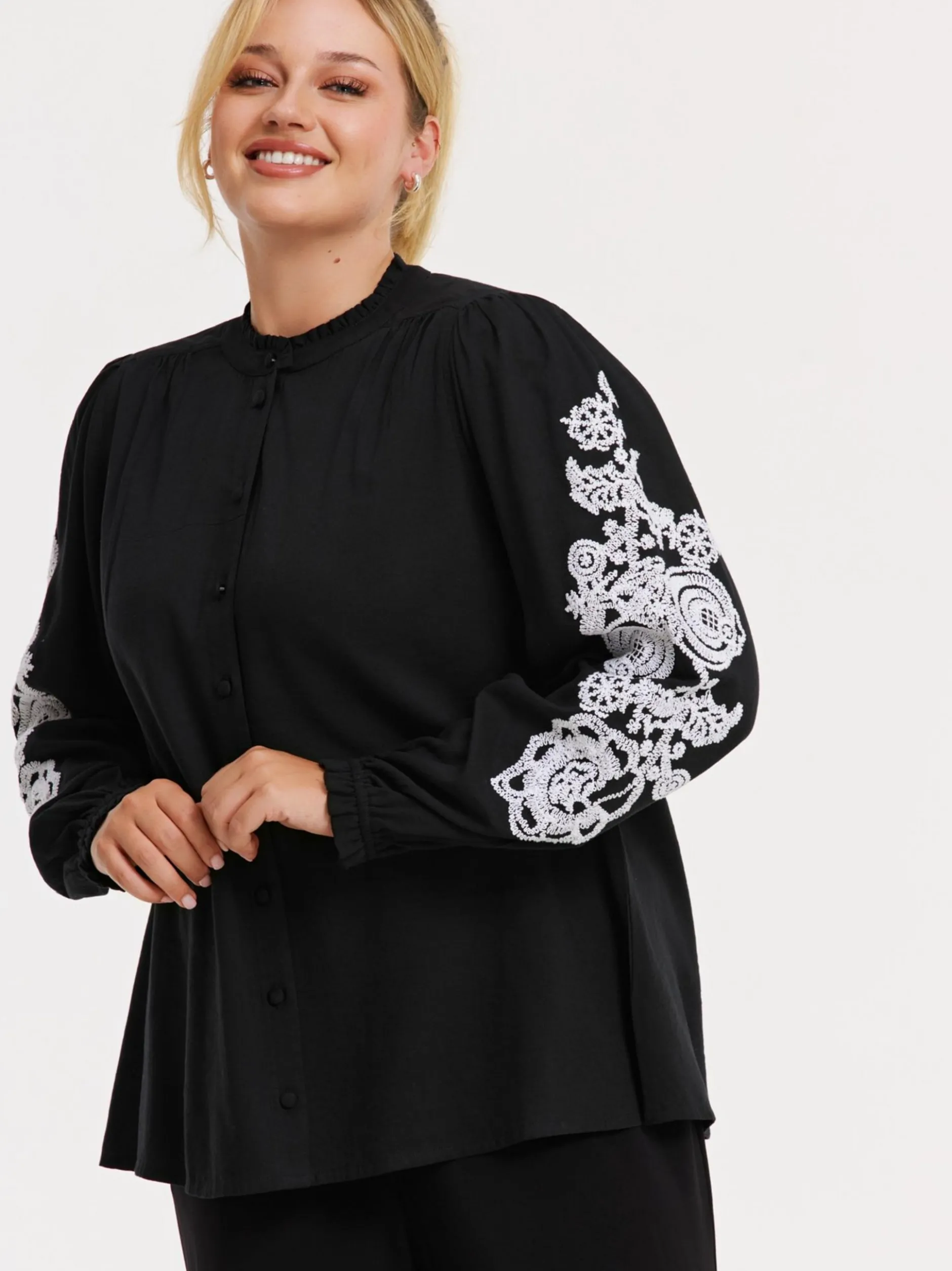 YOEK Damen Bluse in schwarz