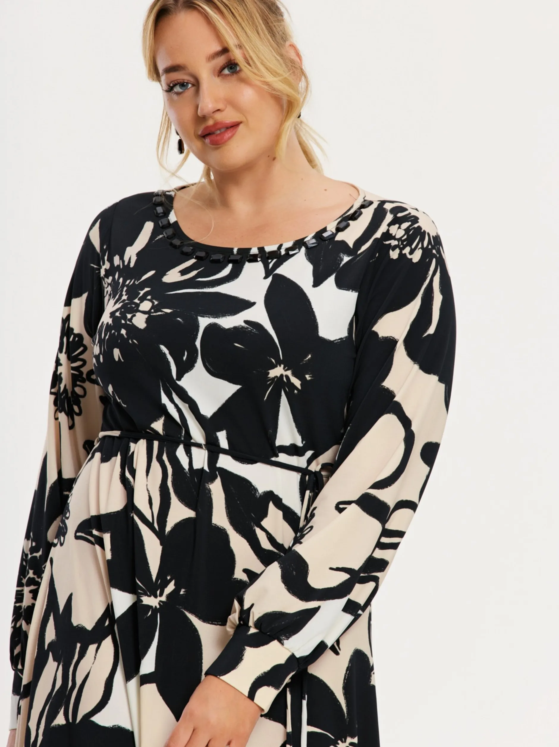 YOEK Damen Kleid in ecru schwarz