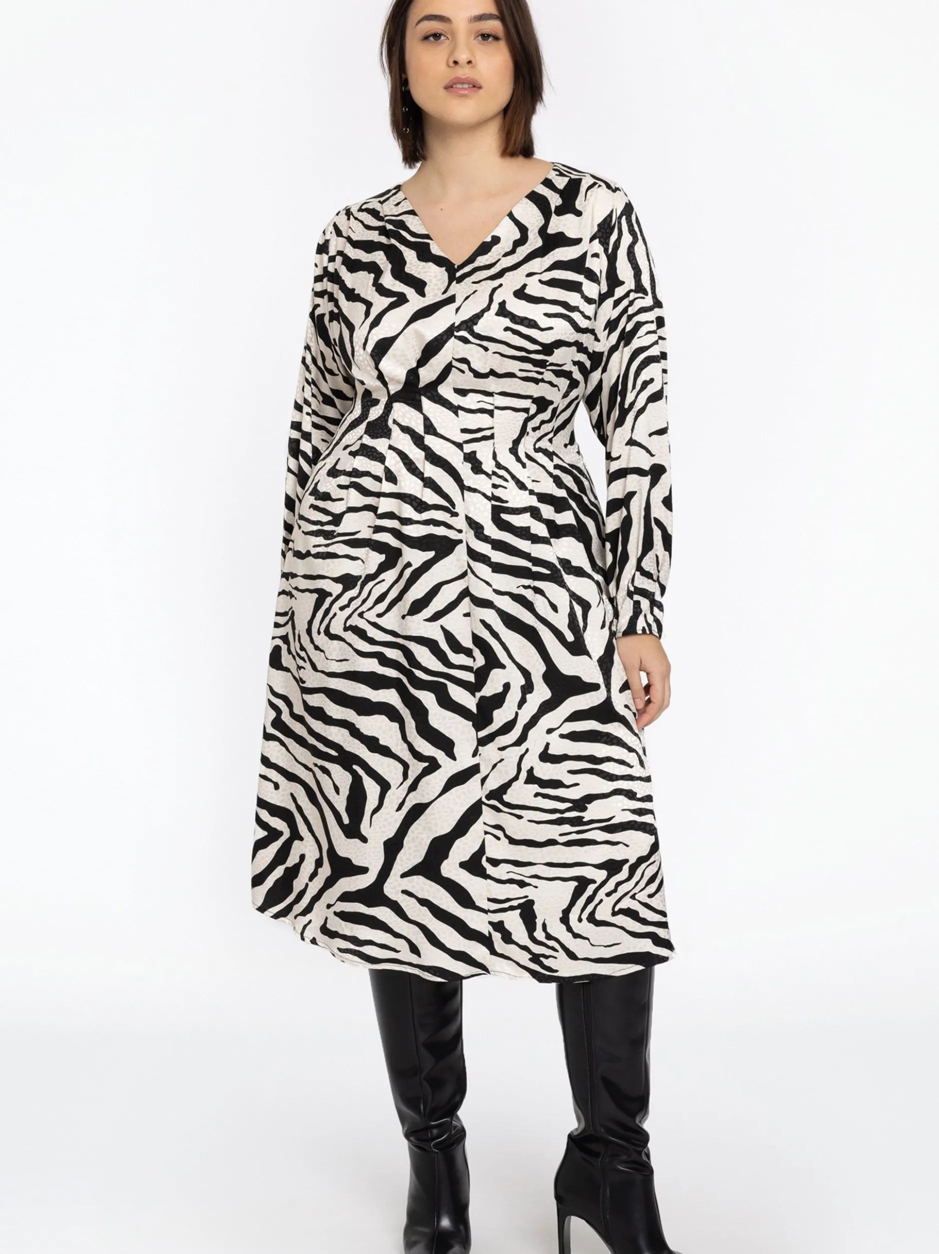 YOEK Damen Kleid in weiß schwarz
